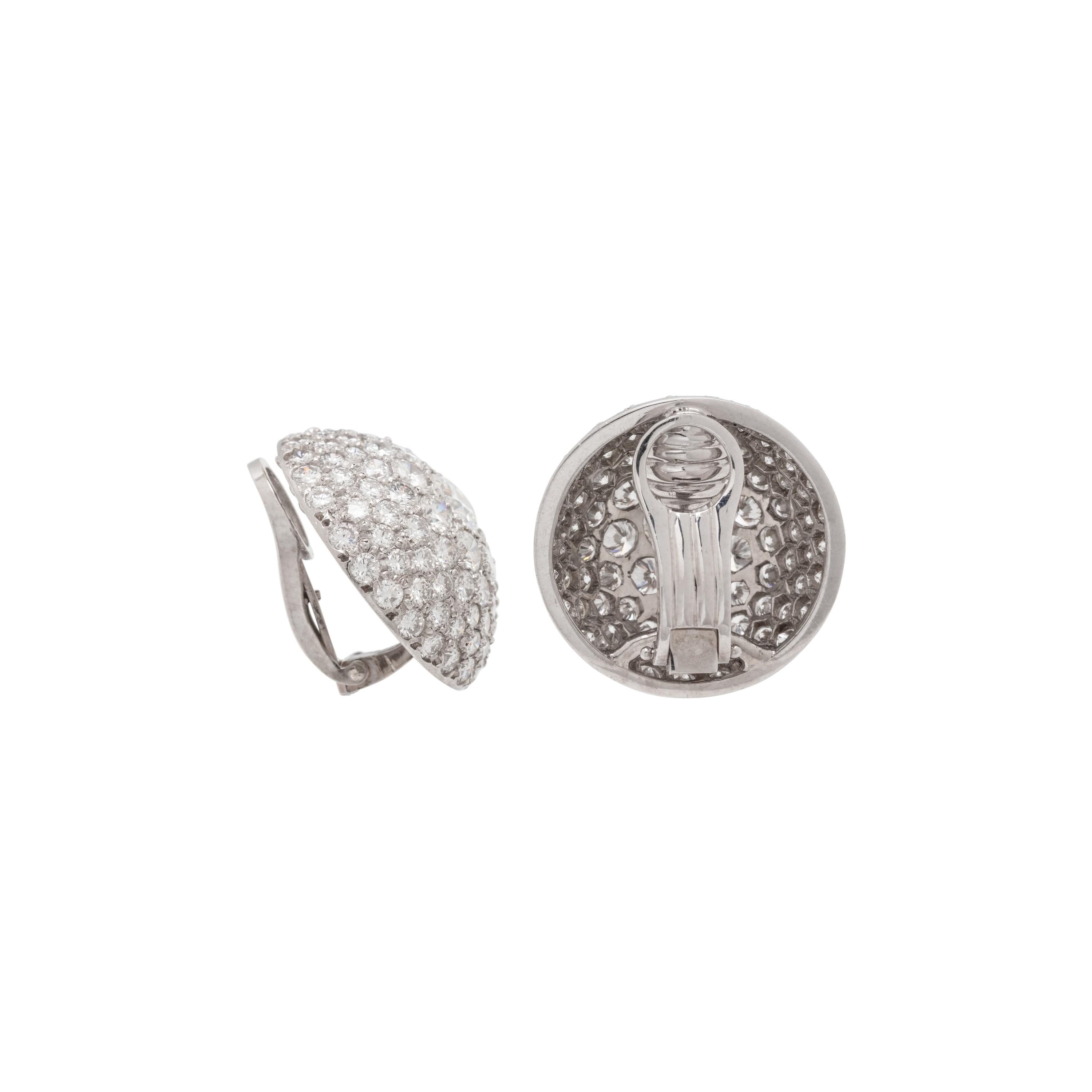 PLATINUM AND DIAMOND BOMBE EARCLIPS