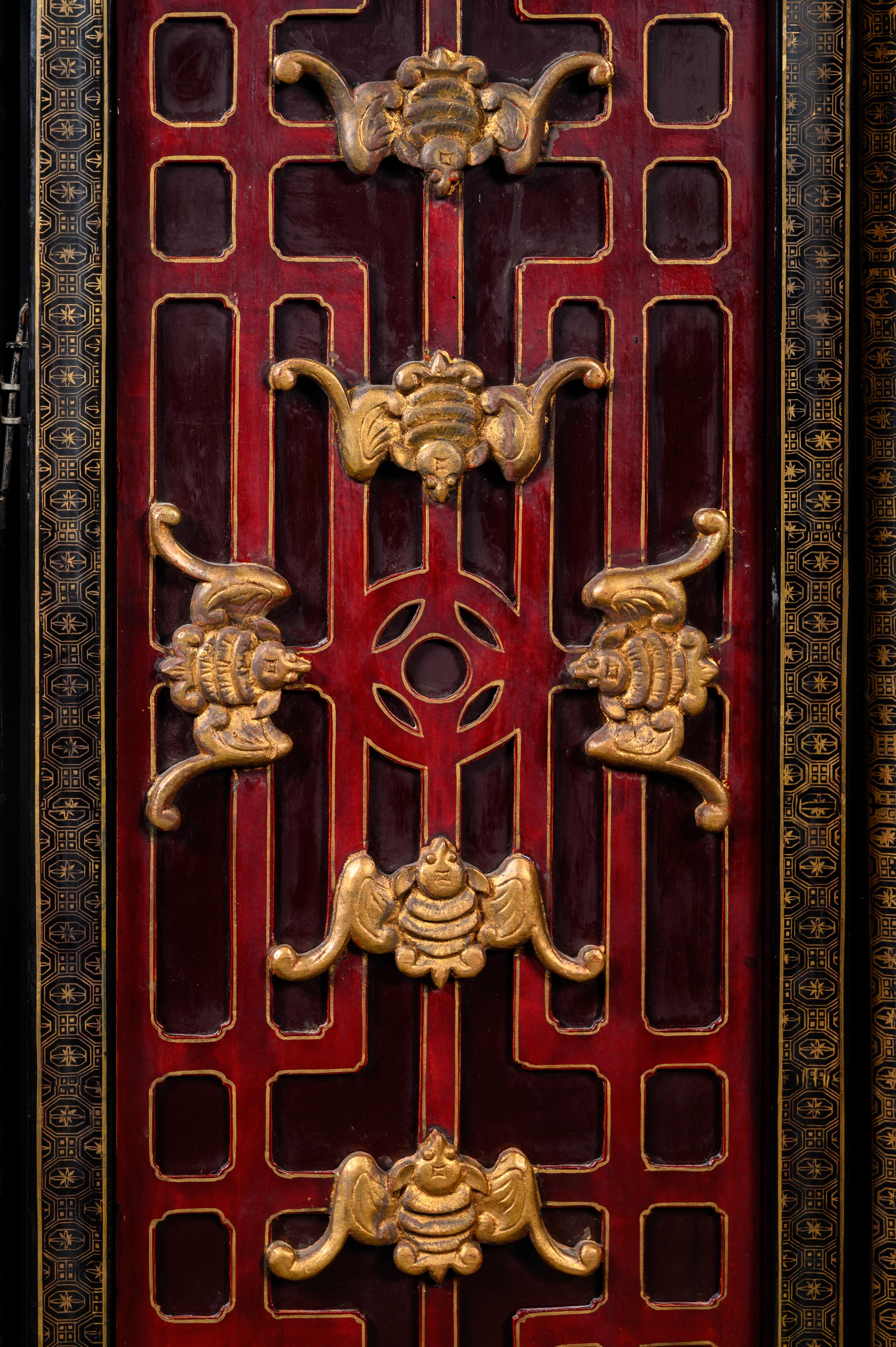A Chinese Hardstone Inset and Lacquered Six-Panel Floor Screen
