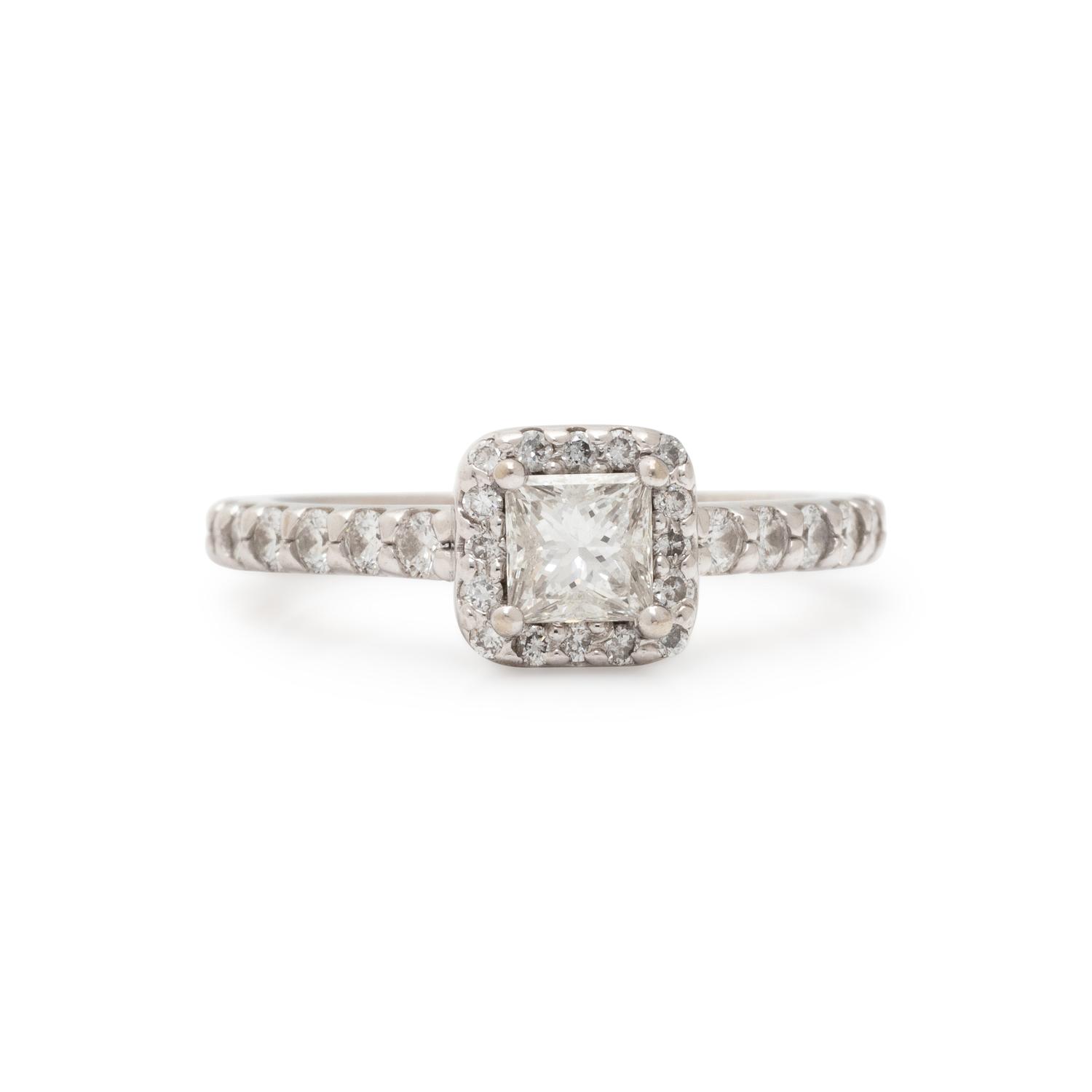 DIAMOND RING