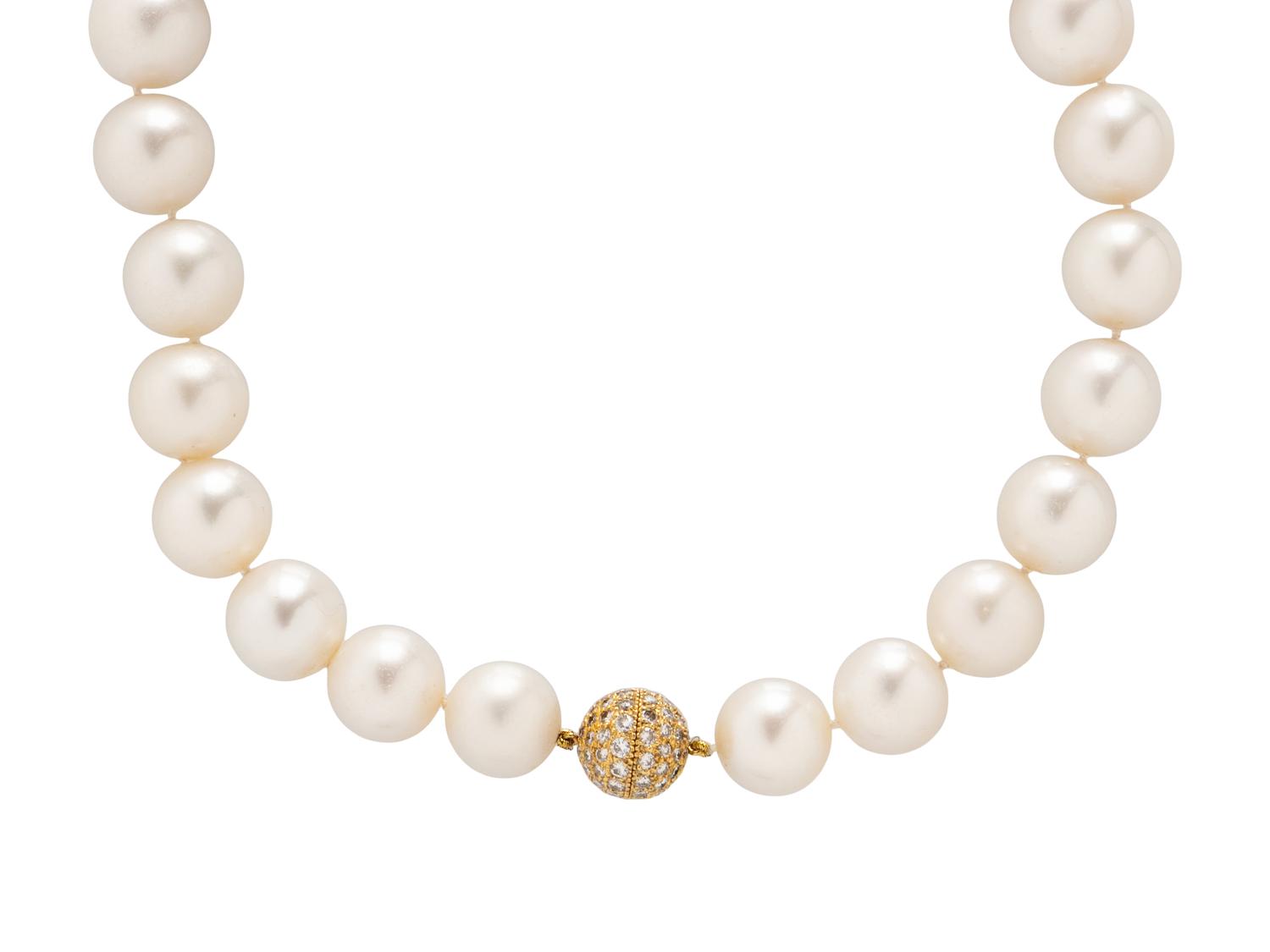 GRADUATED CULTURED PEARL AND DIAMOND NECKLACE