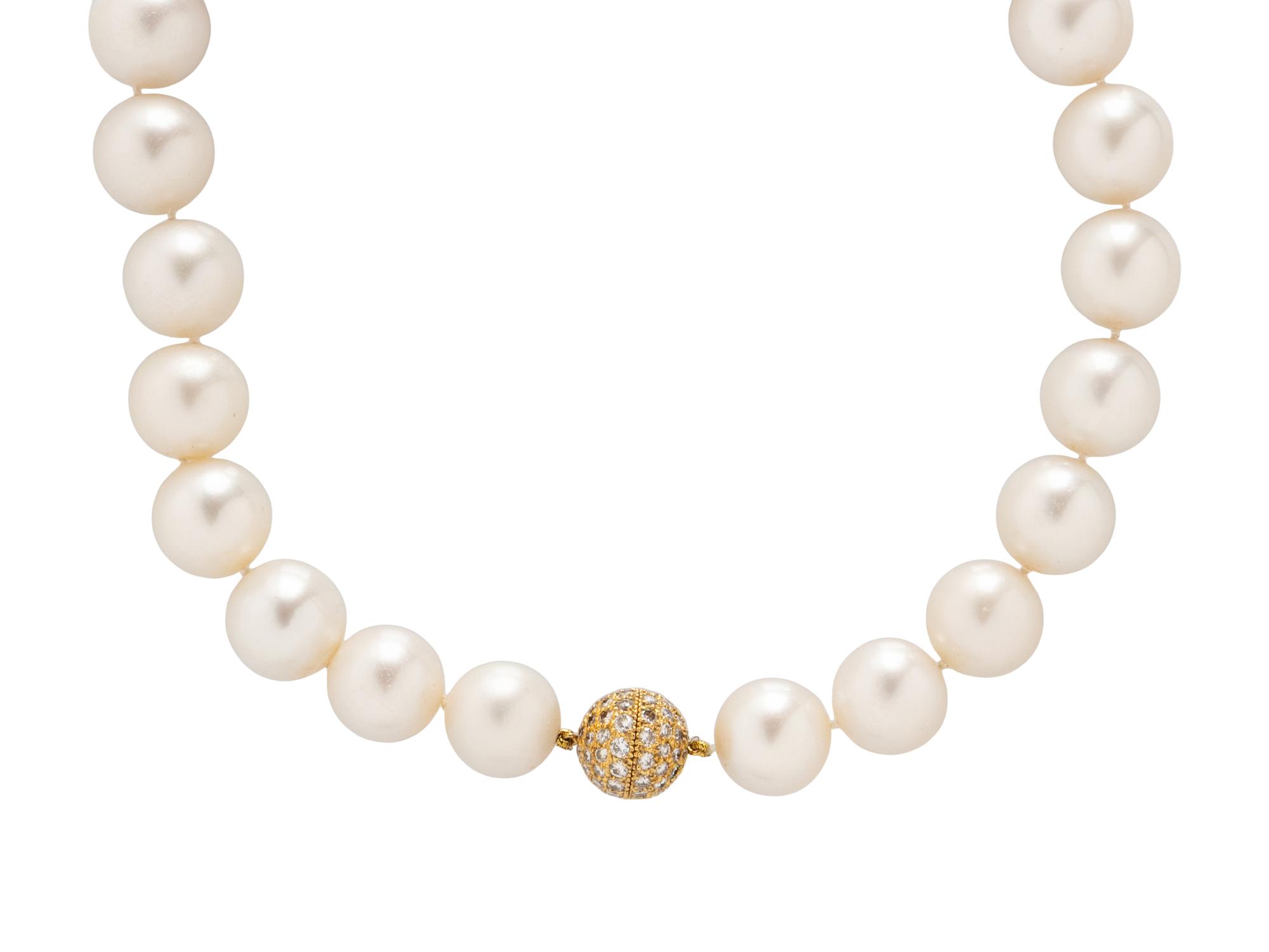 GRADUATED CULTURED PEARL AND DIAMOND NECKLACE
