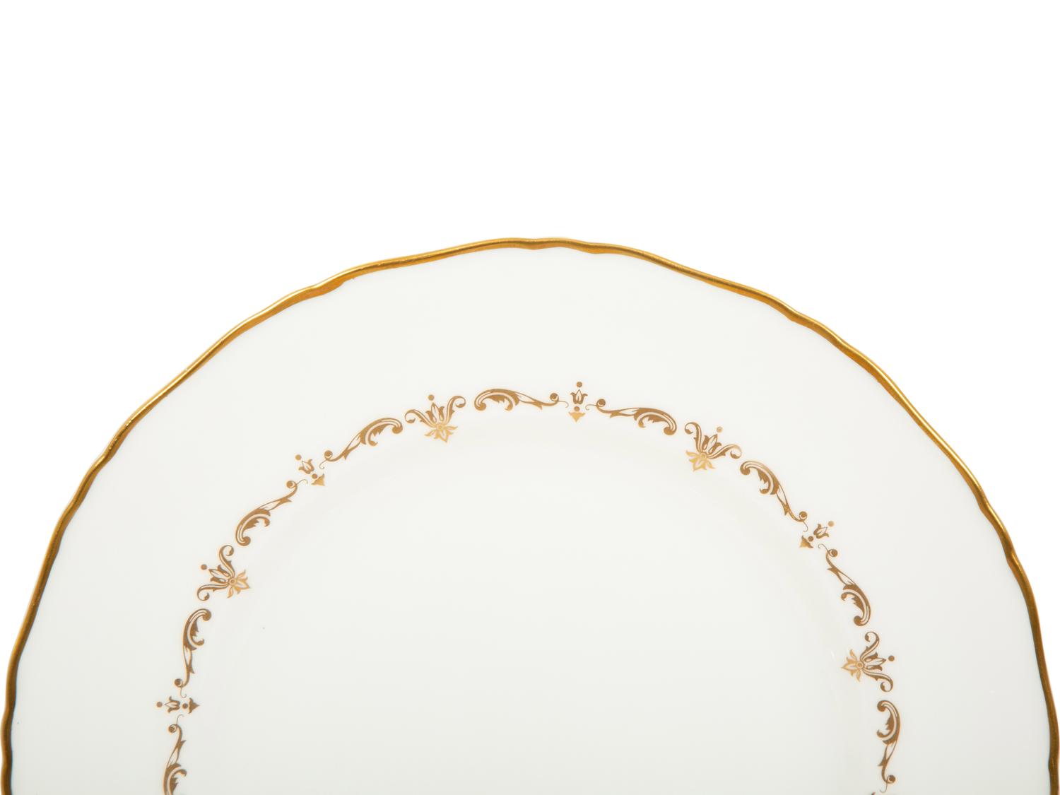 A Royal Worcester Gold Chantilly Porcelain Dinner Service