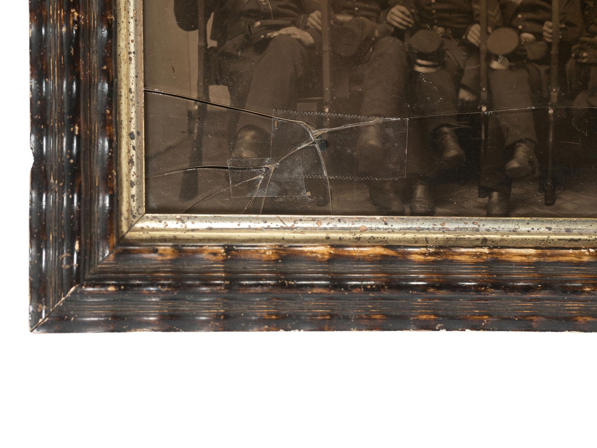 [CIVIL WAR]. Mammoth plate ambrotype of ten well-armed Union soldiers.
