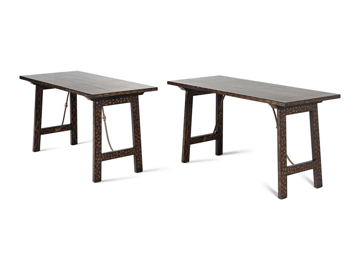 A Pair of Dessin Fournir San Paolo Console Tables