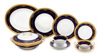 A Worcester Porcelain Dinner Service, Diameter of dinner plate 10 1/2 inches.