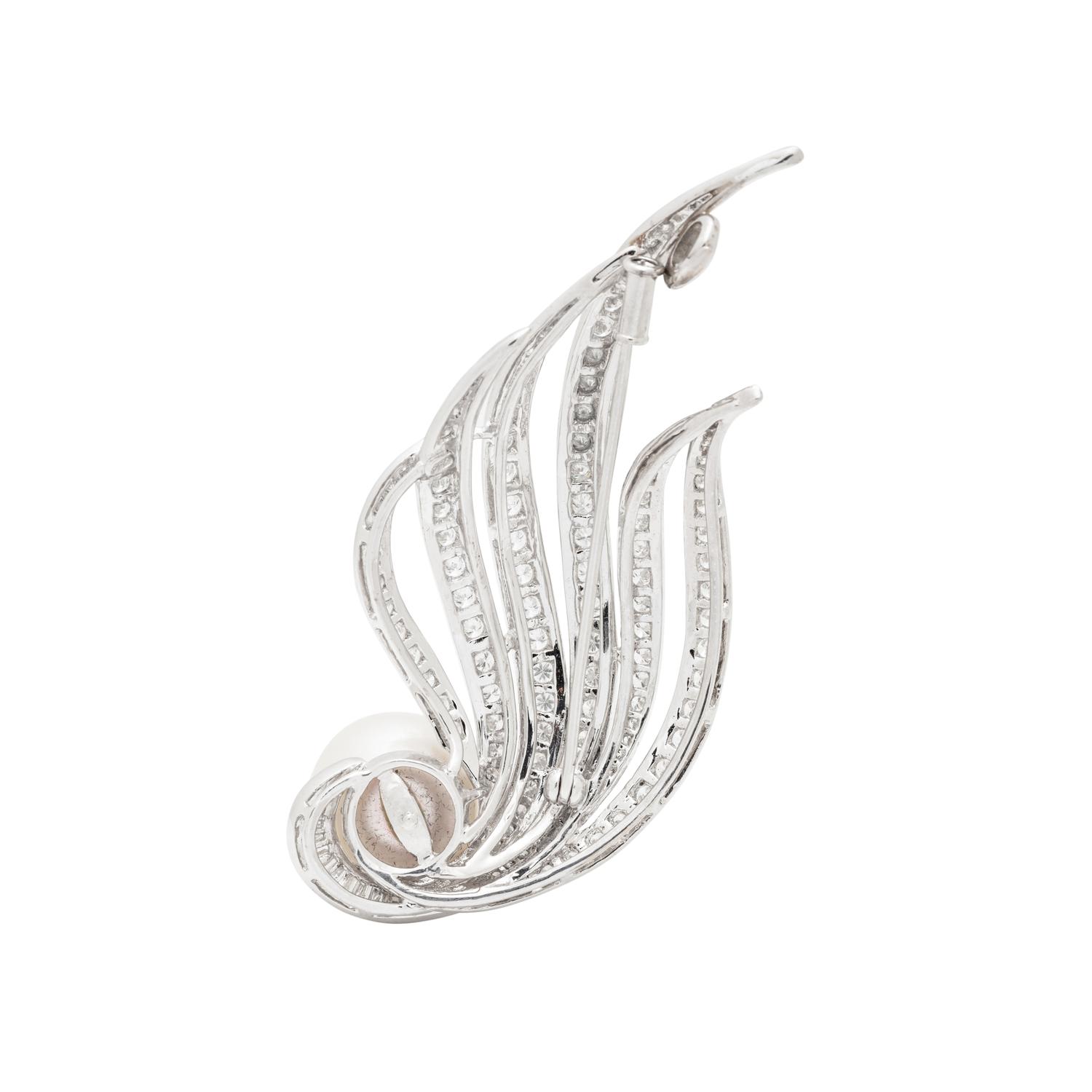SOUTH SEA CULTURED PEARL AND DIAMOND BROOCH/PENDANT
