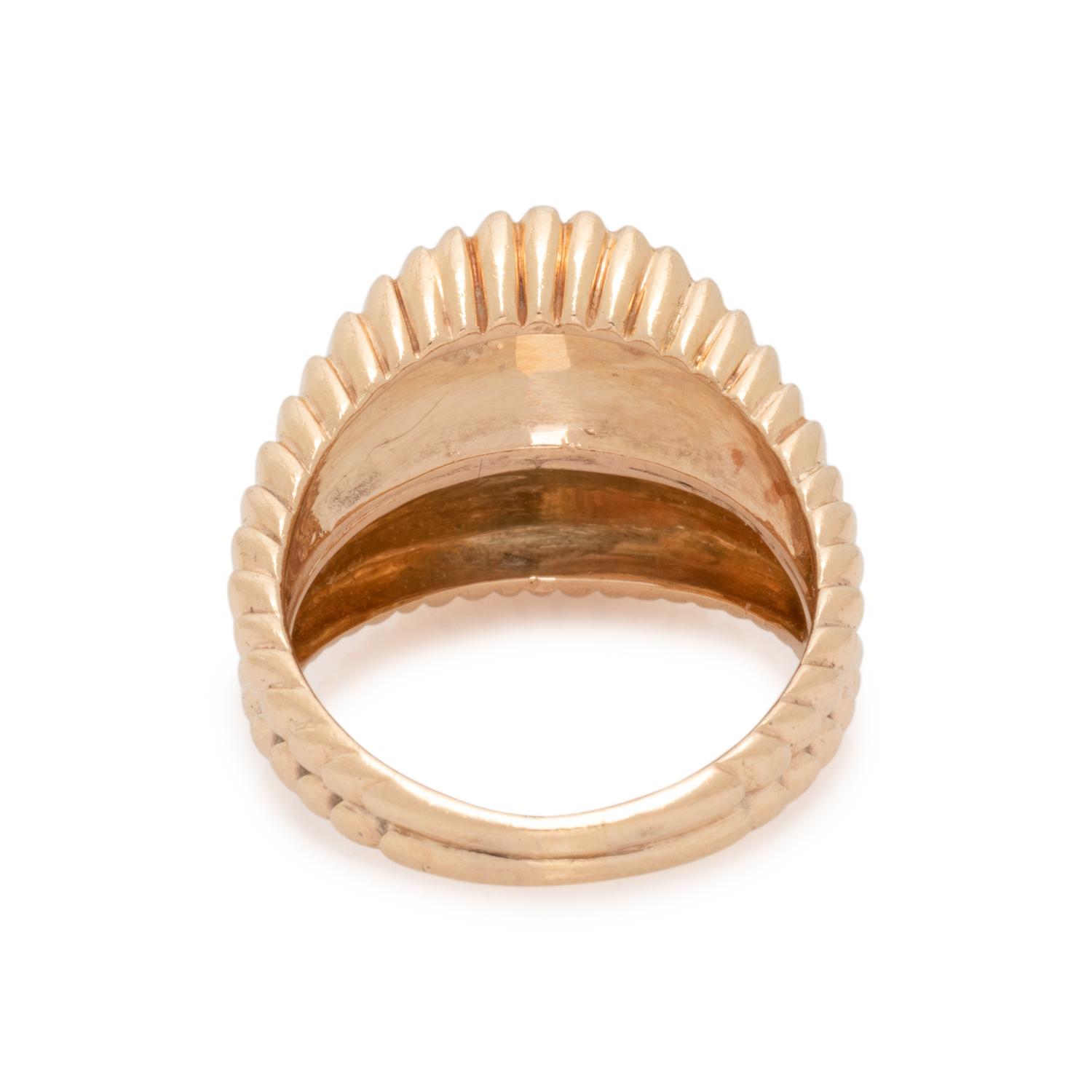 YELLOW GOLD, JADE AND DIAMOND RING