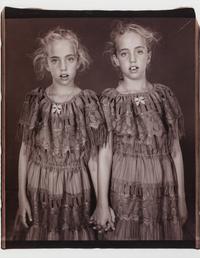 Mary Ellen Mark (1941-2015) Heather and Kelsey Dietrick, Twinsburg, Ohio (variation #3), 2002