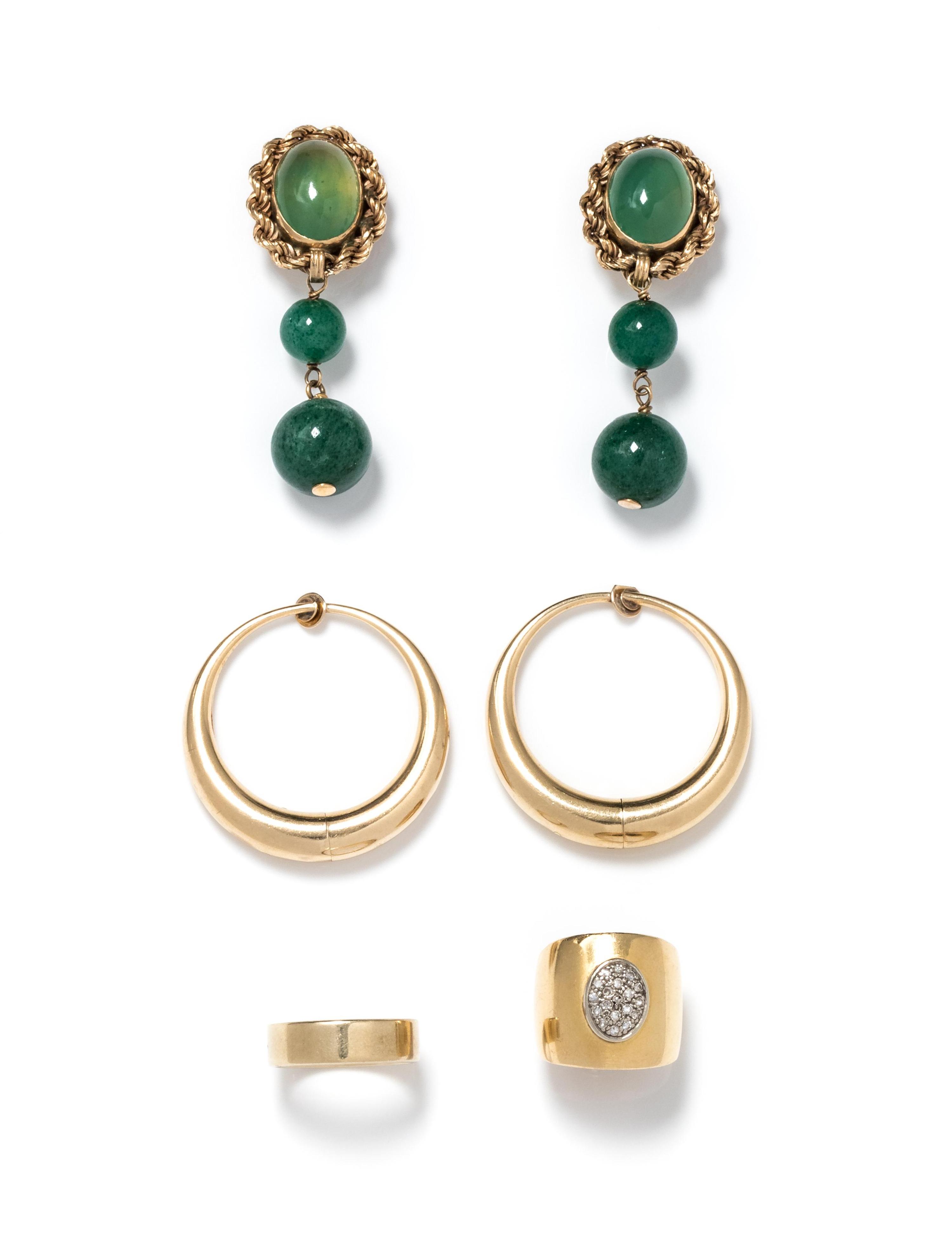 COLLECTION OF YELLOW GOLD JEWELRY
