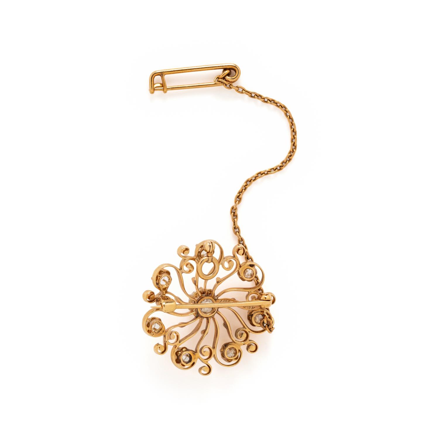 YELLOW GOLD AND DIAMOND BROOCH