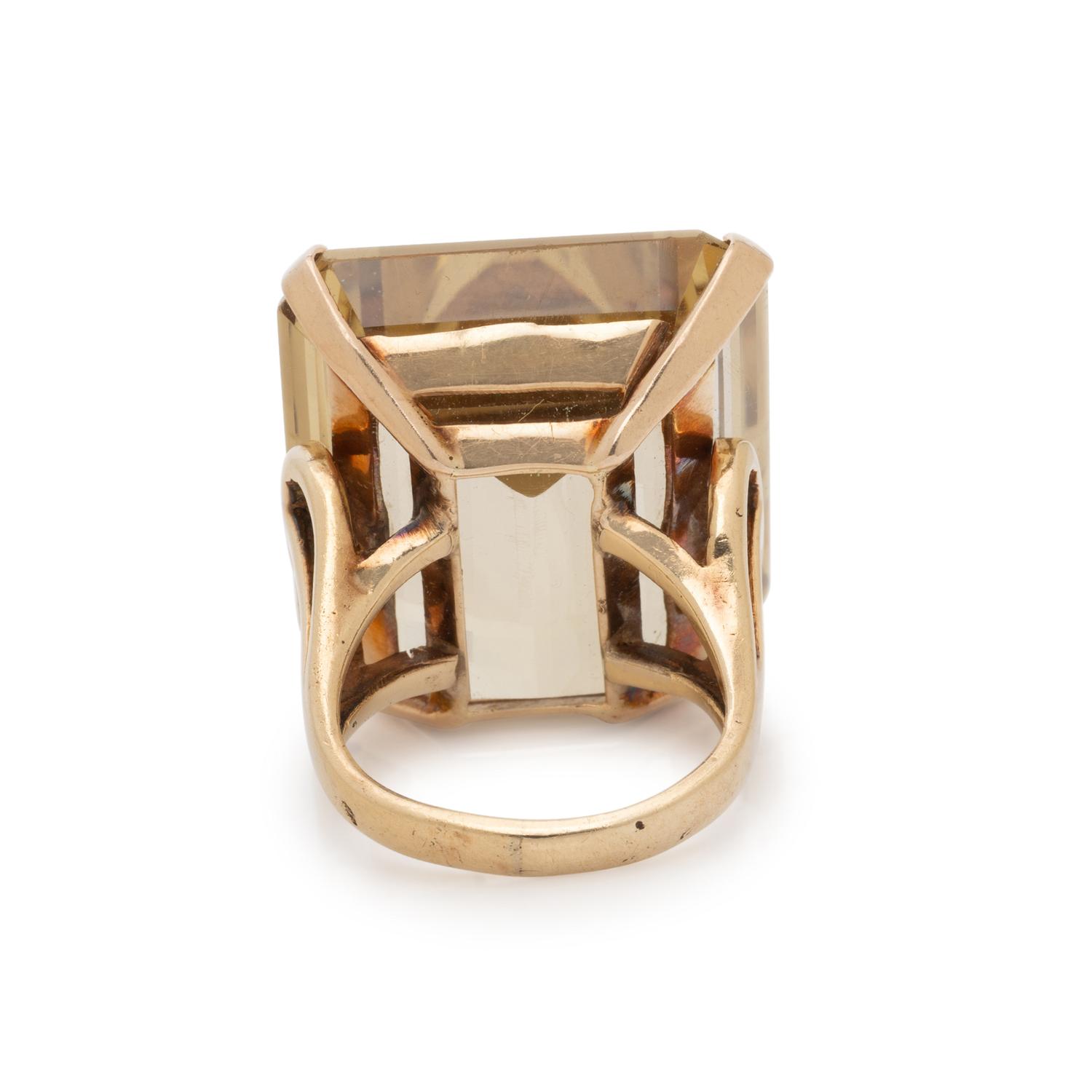 CITRINE AND YELLOW GOLD RING