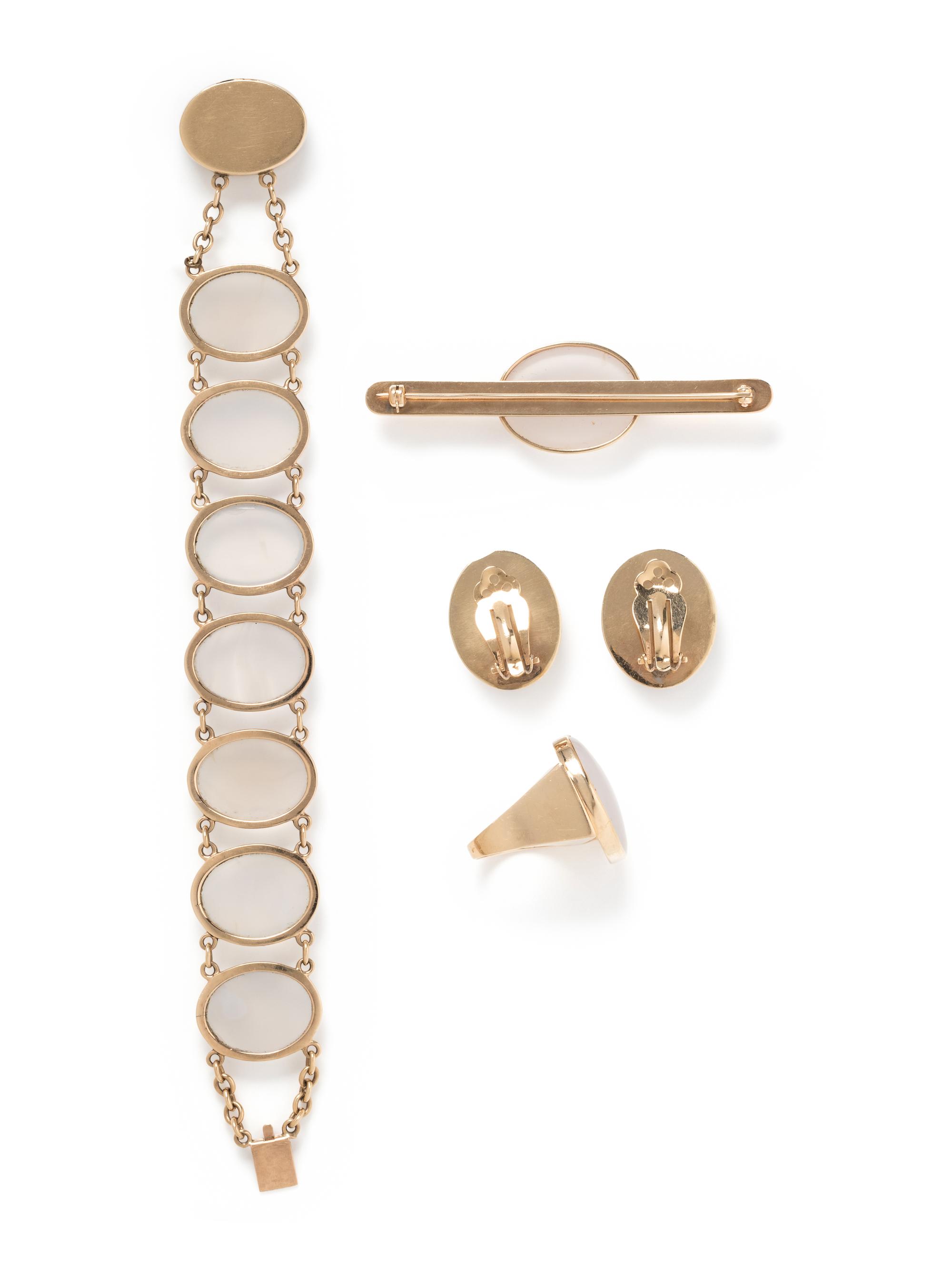 YELLOW GOLD AND CHALCEDONY SET