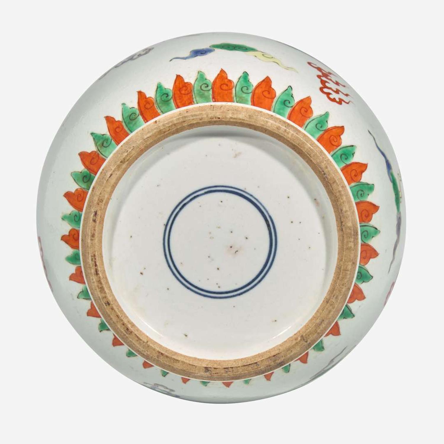 A Chinese famille verte decorated "Dragon and Phoenix vase" 素三彩龍鳳紋瓶
