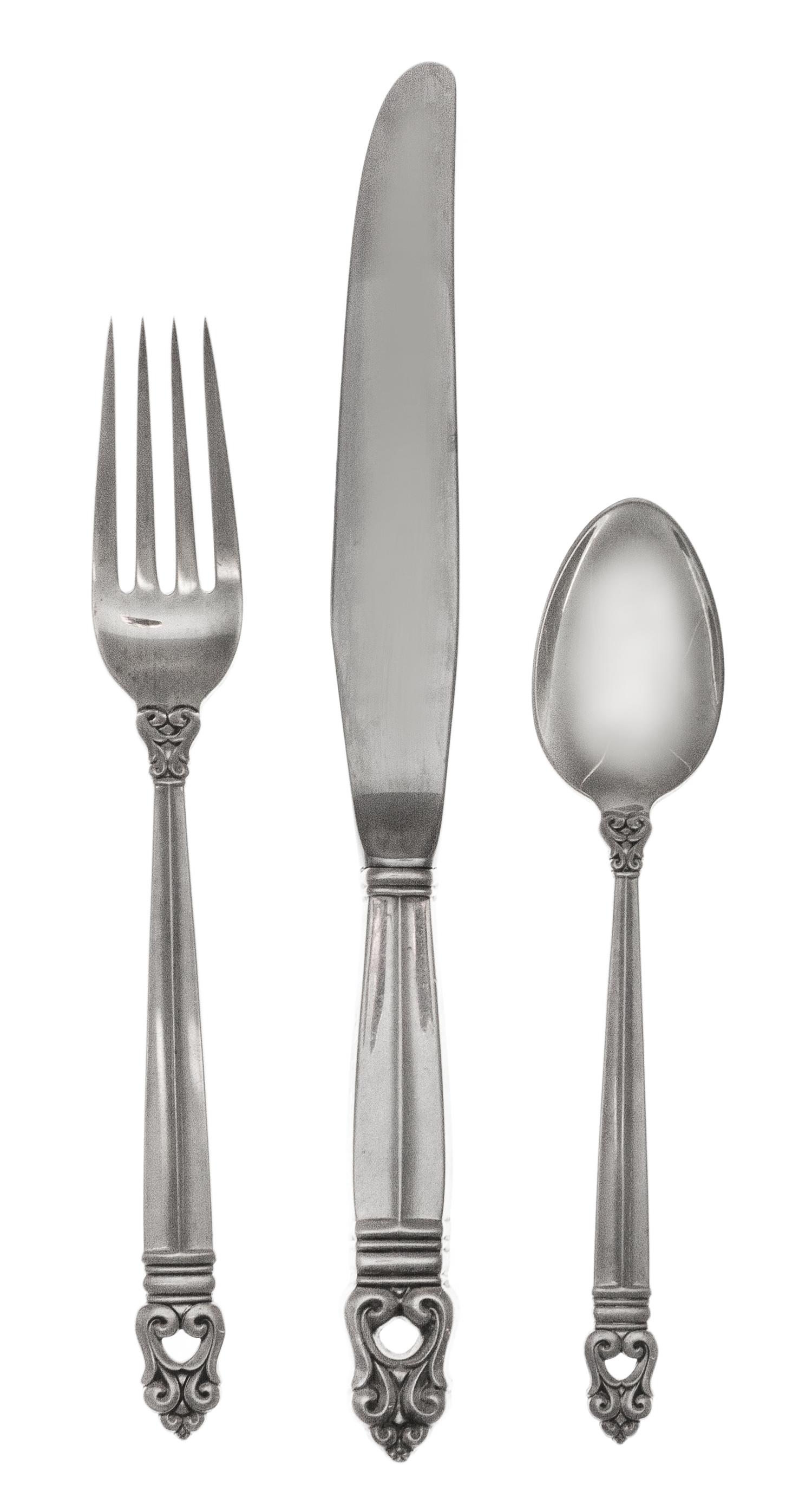 A Partial American Silver Flatware Service, International Silver Co., Meriden, CT, Royal Danish pattern, comprising: 8 dinner knives 8