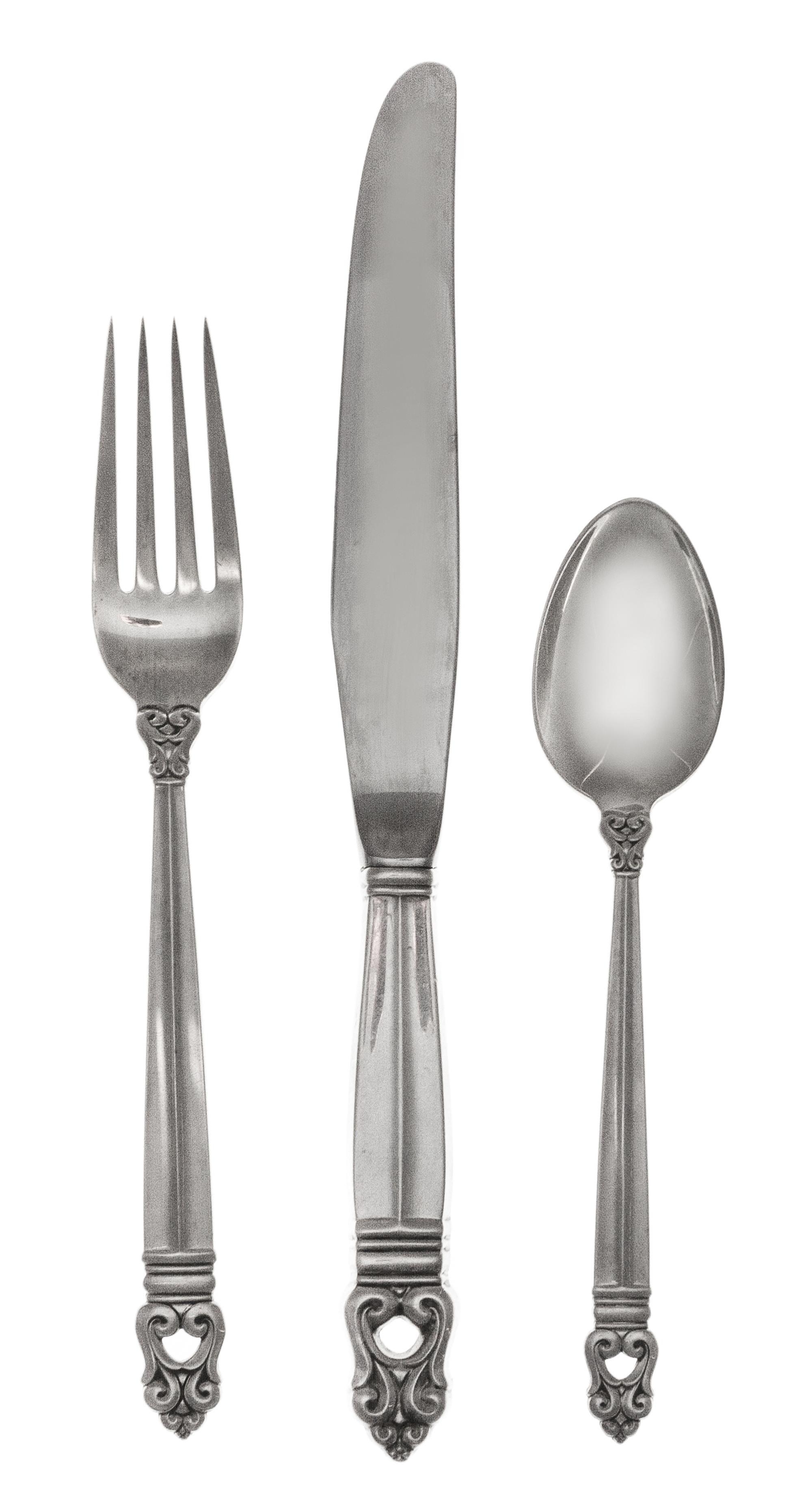 A Partial American Silver Flatware Service, International Silver Co., Meriden, CT, Royal Danish pattern, comprising: 8 dinner knives 8