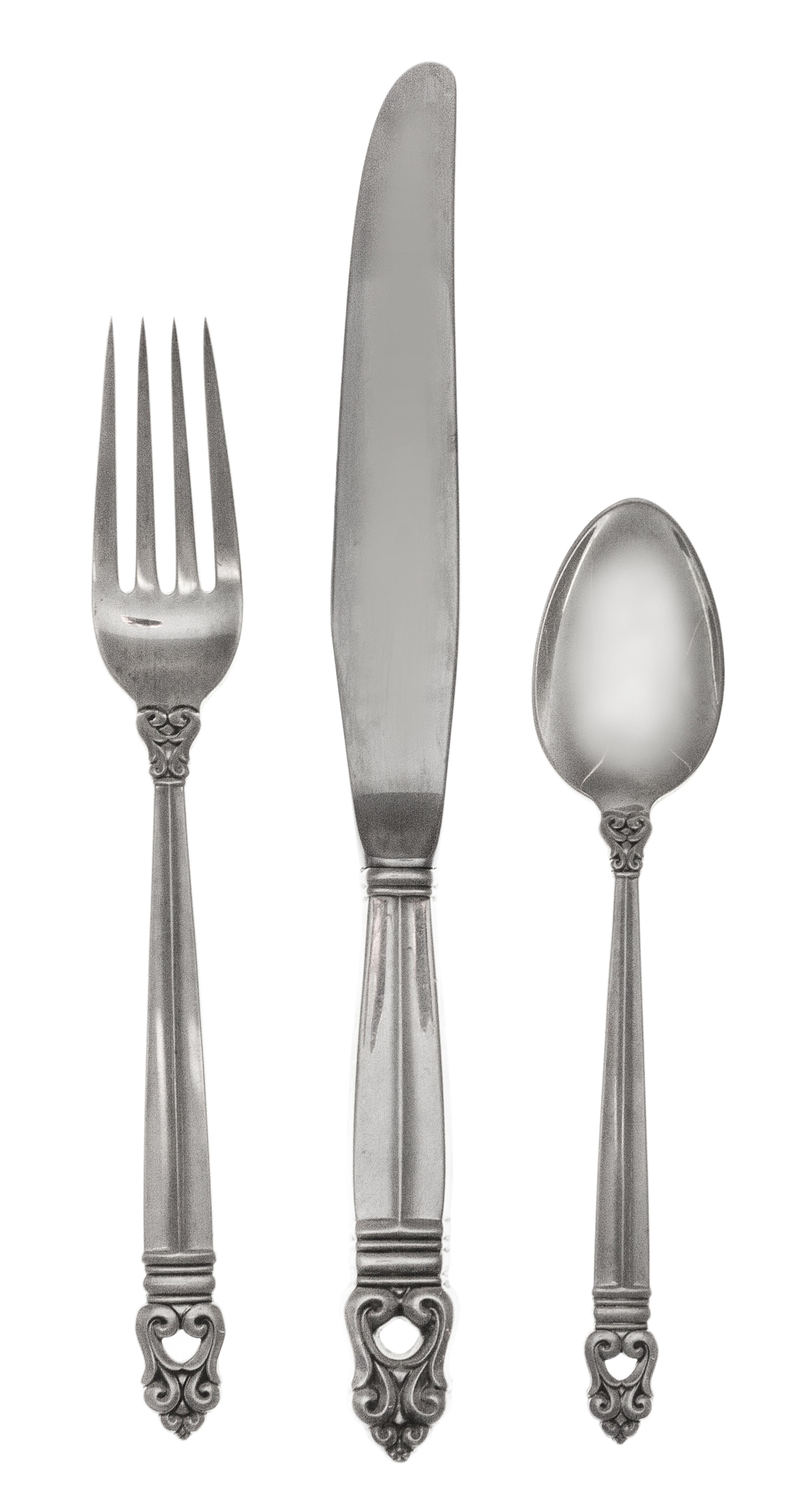 A Partial American Silver Flatware Service, International Silver Co., Meriden, CT, Royal Danish pattern, comprising: 8 dinner knives 8