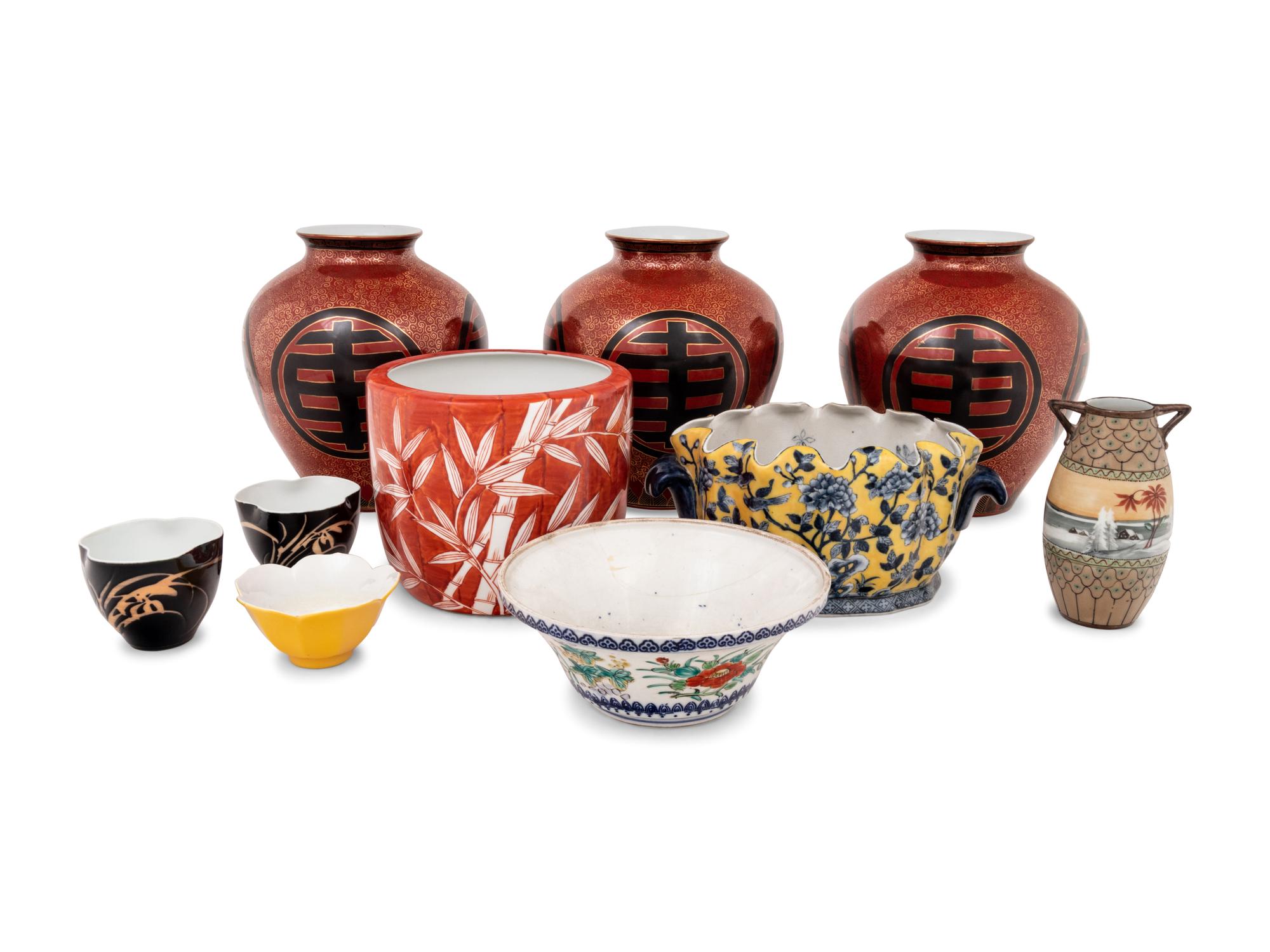 12 Chinese and Japanese Porcelain Vessels
