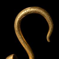 A Pair of Chinese Gold 'Clove' Earrings, Erhuan, Ming Dynasty 明 "周南記”釘頭金丁香耳環一對