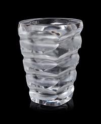 A Lalique Mortefontaine Vase