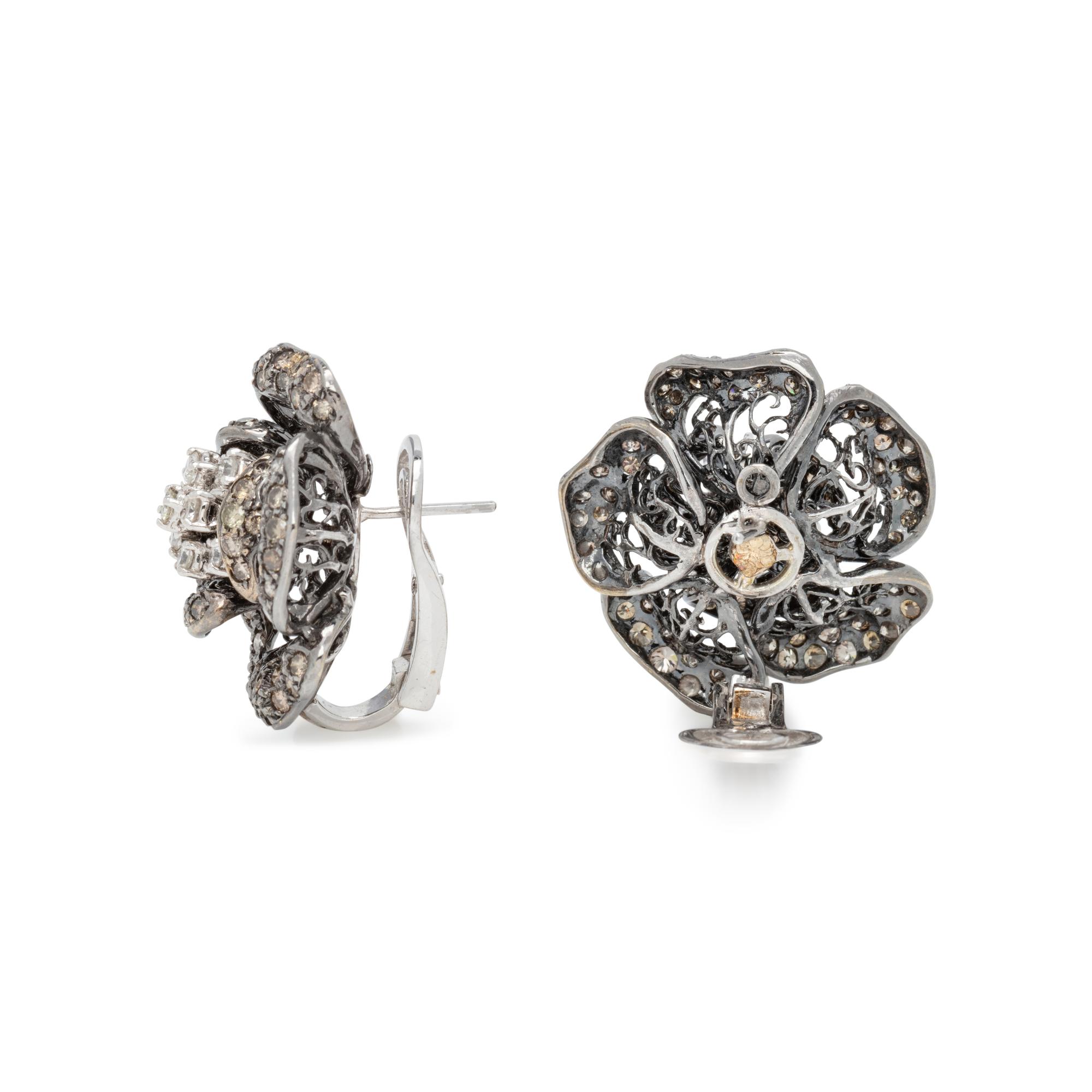 DIAMOND AND COLORED DIAMOND FLOWER EARCLIPS