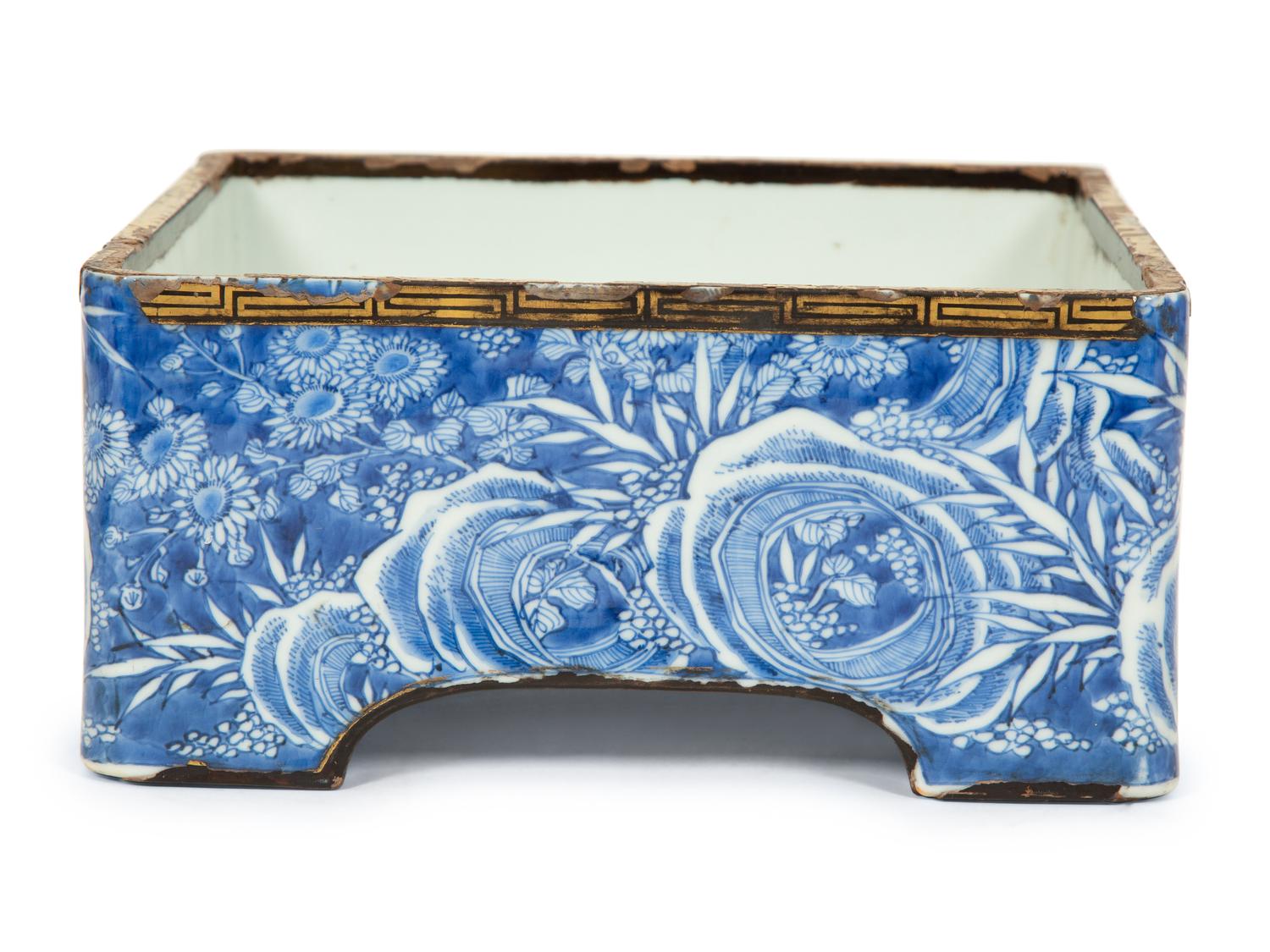 A Chinese Blue and White Porcelain Square Jardinière
