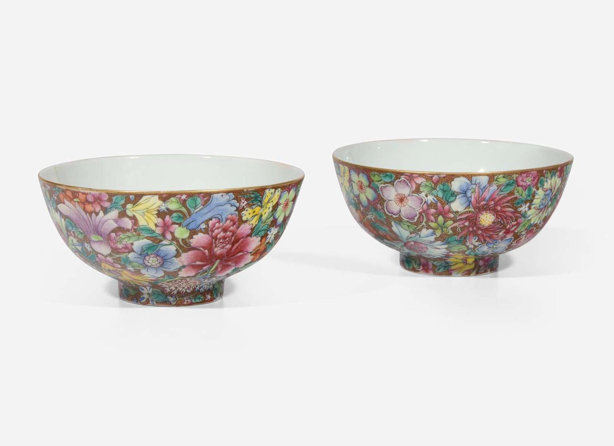 A pair of Chinese famille rose "Millefleurs" bowls, probably Republic period 百花盌一對 或民國