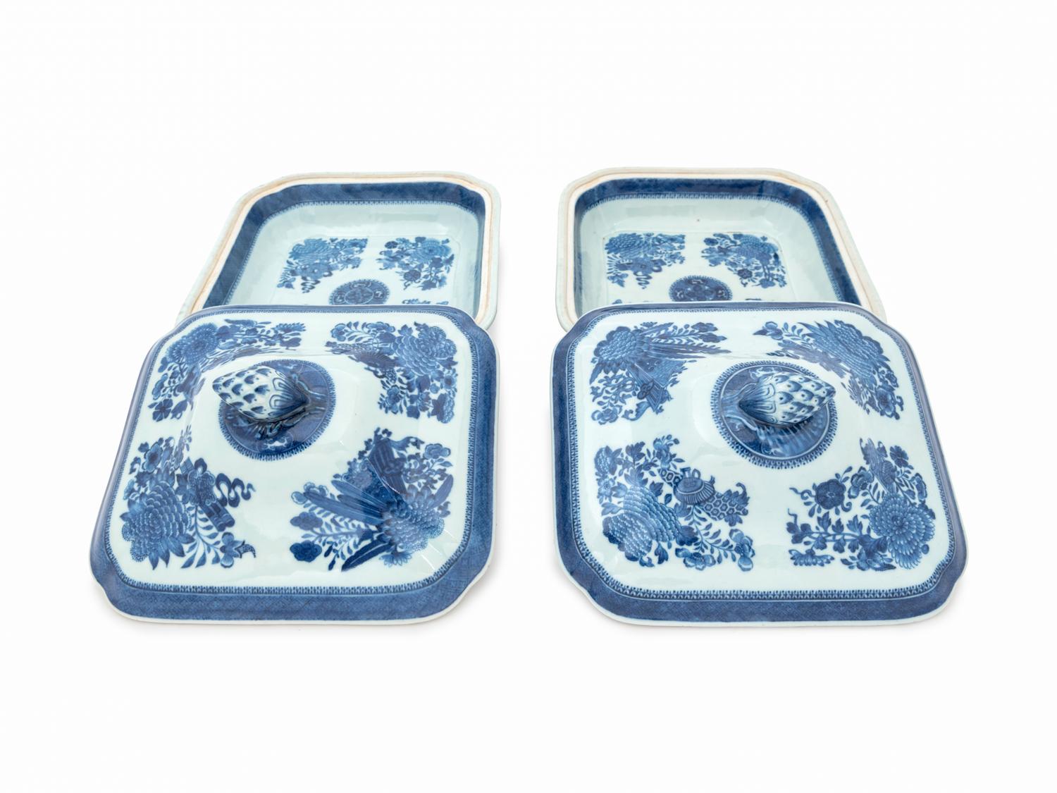 A Pair of Chinese Export Blue Fitzhugh Porcelain Covered Entree Dishes