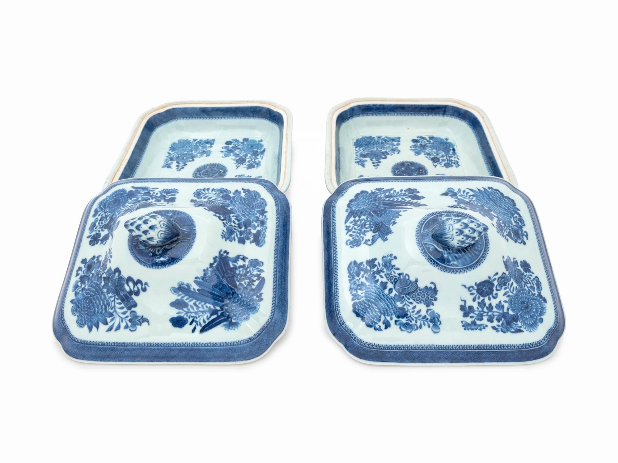 A Pair of Chinese Export Blue Fitzhugh Porcelain Covered Entree Dishes