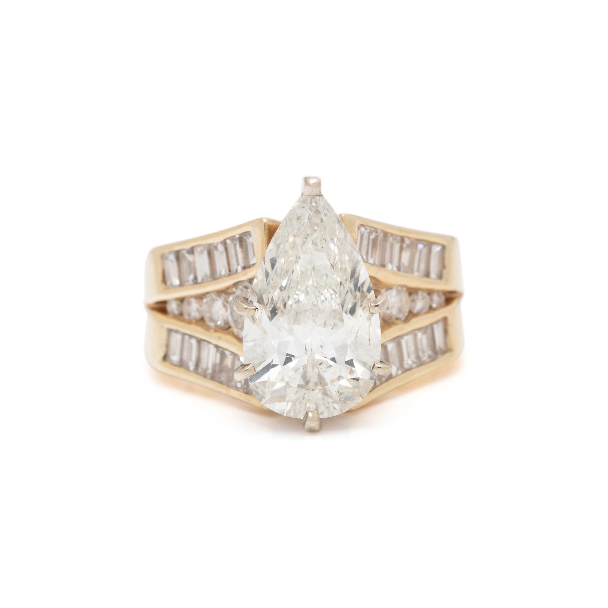 DIAMOND RING