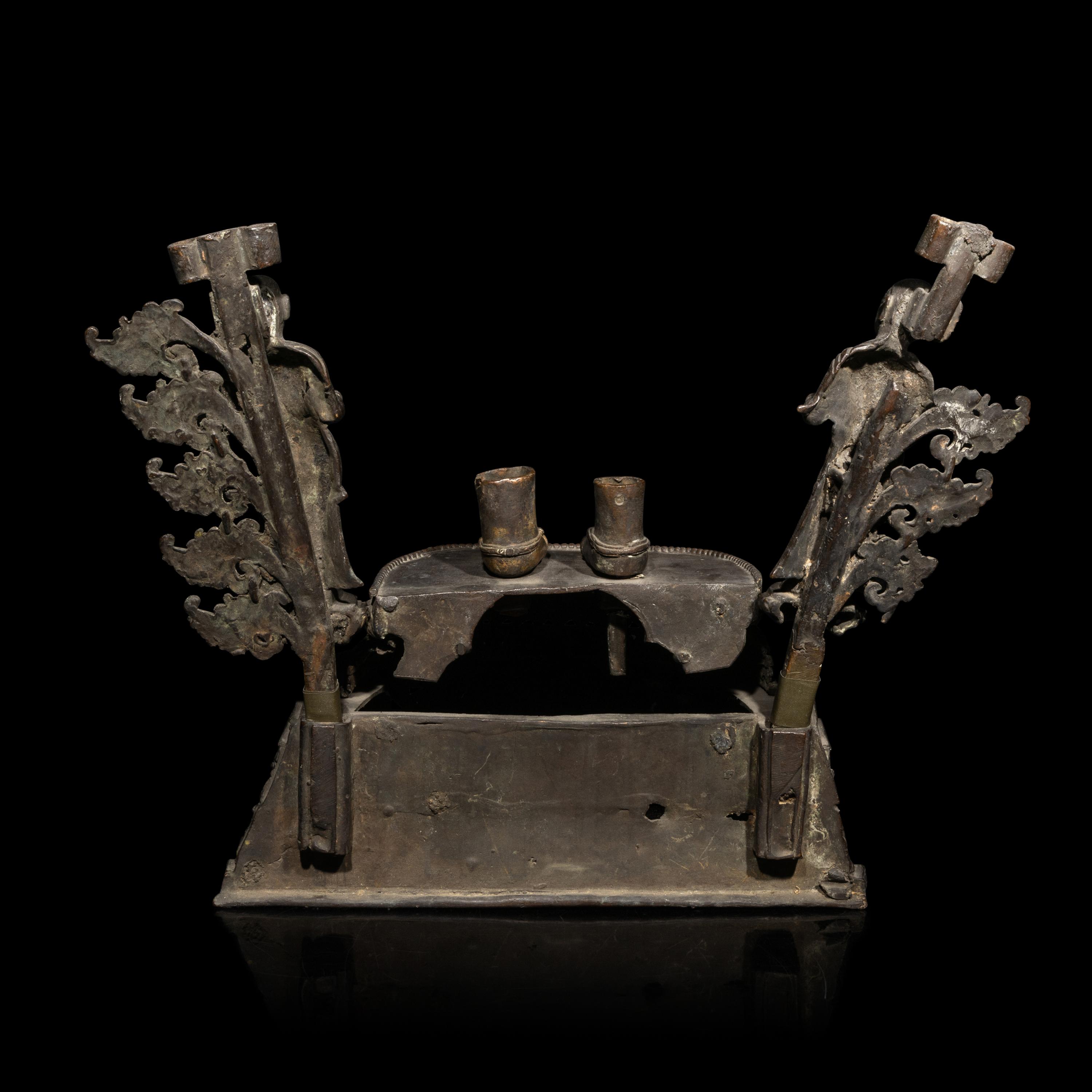 A Nepalese Bronze Lotus Base and Plinth with Remaining Feet, 19th/20th Century