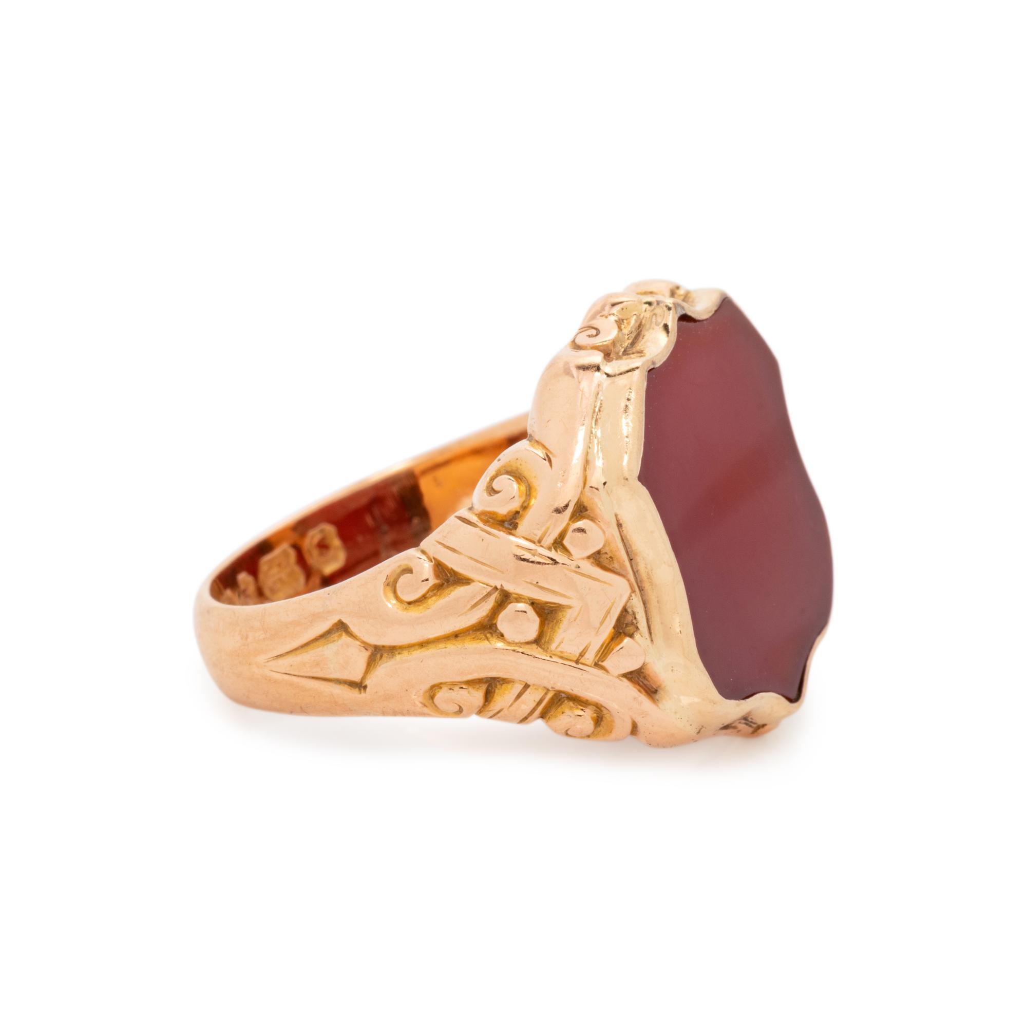 ANTIQUE, YELLOW GOLD AND CARNELIAN SIGNET RING