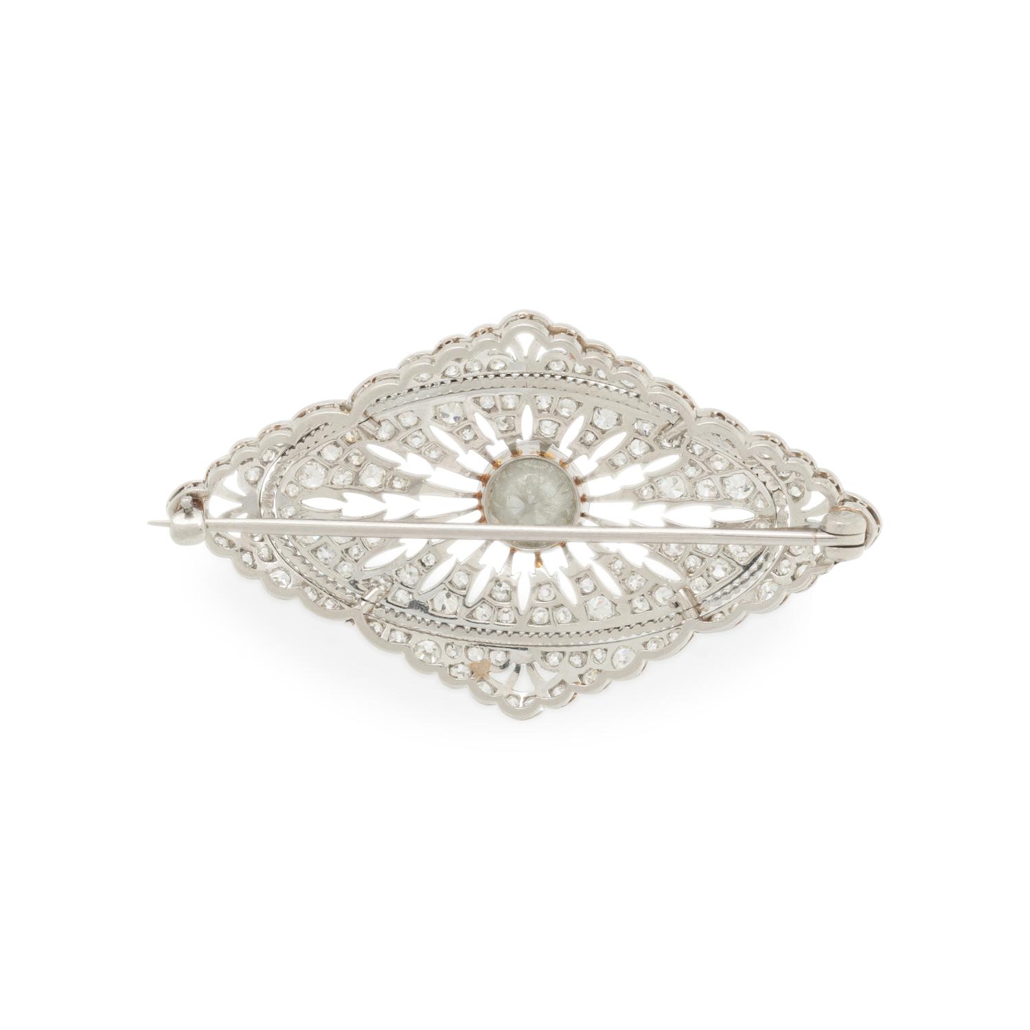 ANTIQUE, DIAMOLD AND PLATINUM BROOCH