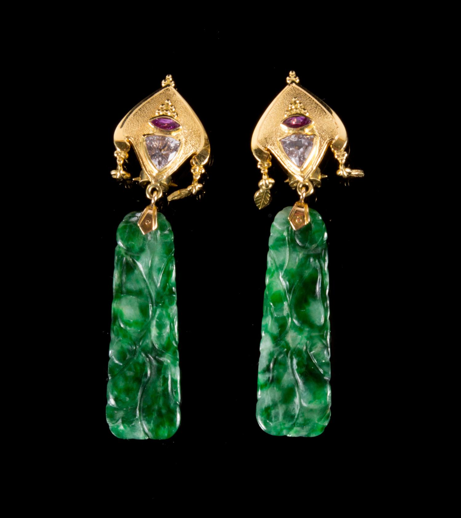 A Pair of Jadeite and Yellow Gold Mounted Ear Clips