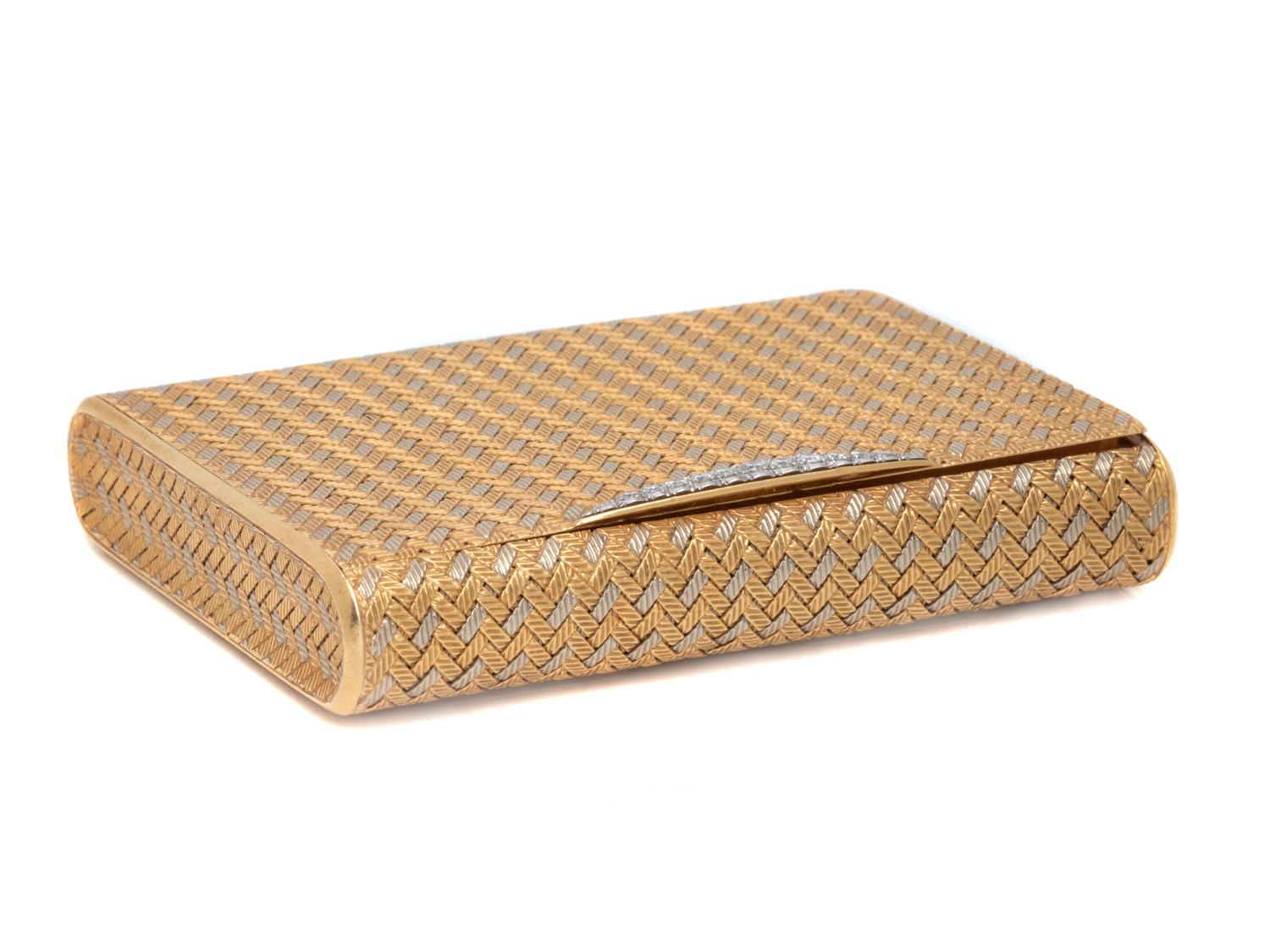 BICOLOR GOLD AND DIAMOND COMPACT