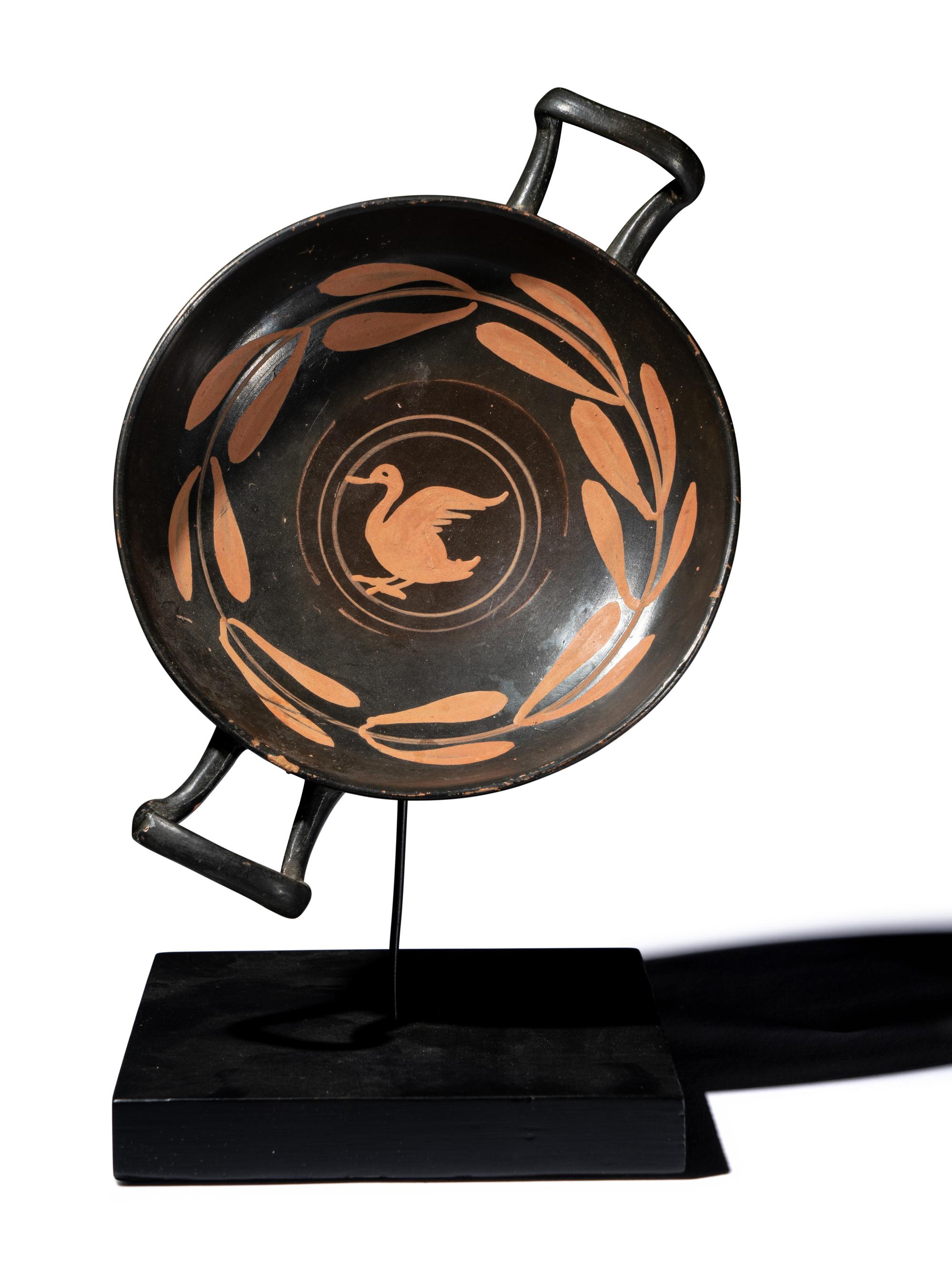 An Apulian Xenon-Ware Kylix