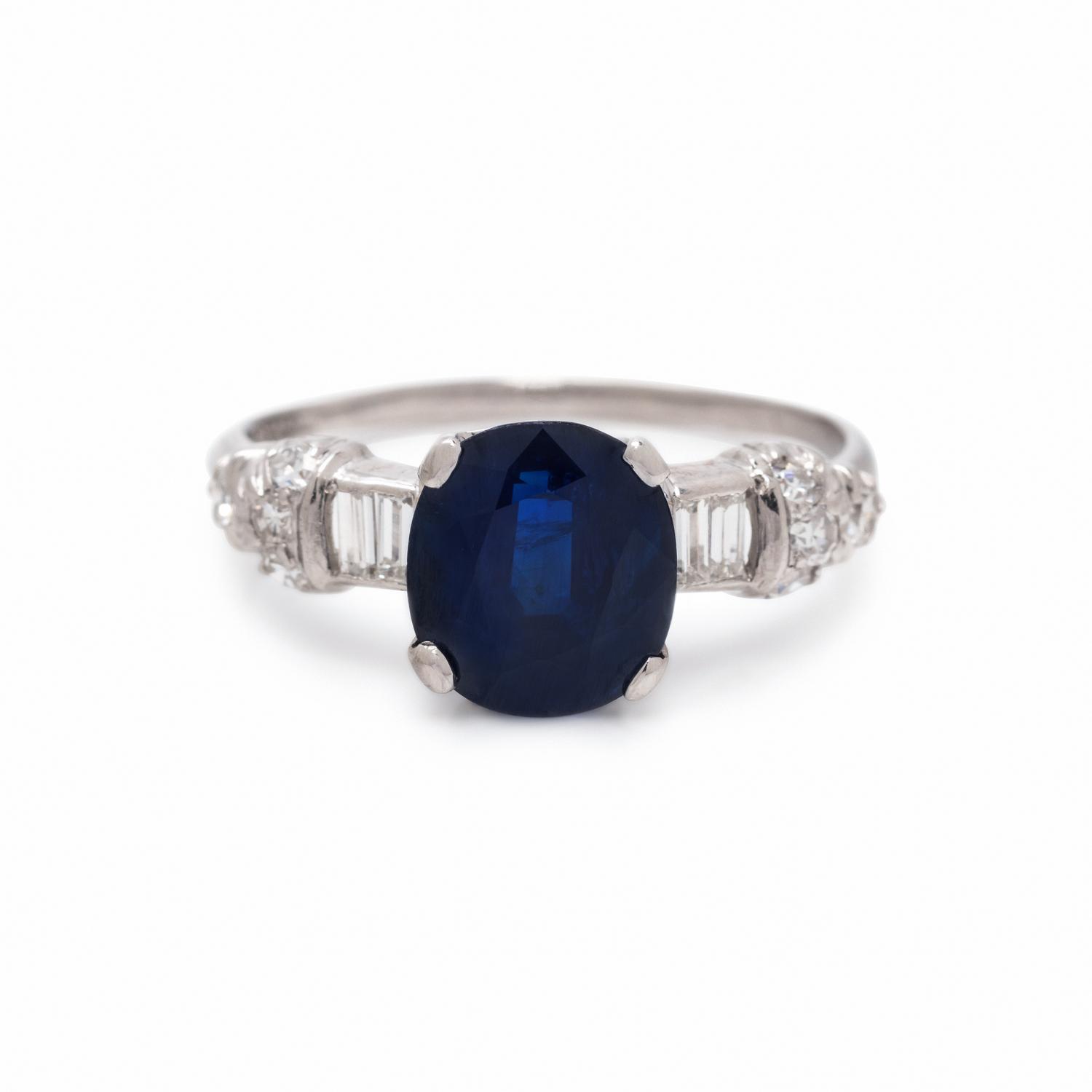 SAPPHIRE AND DIAMOND RING