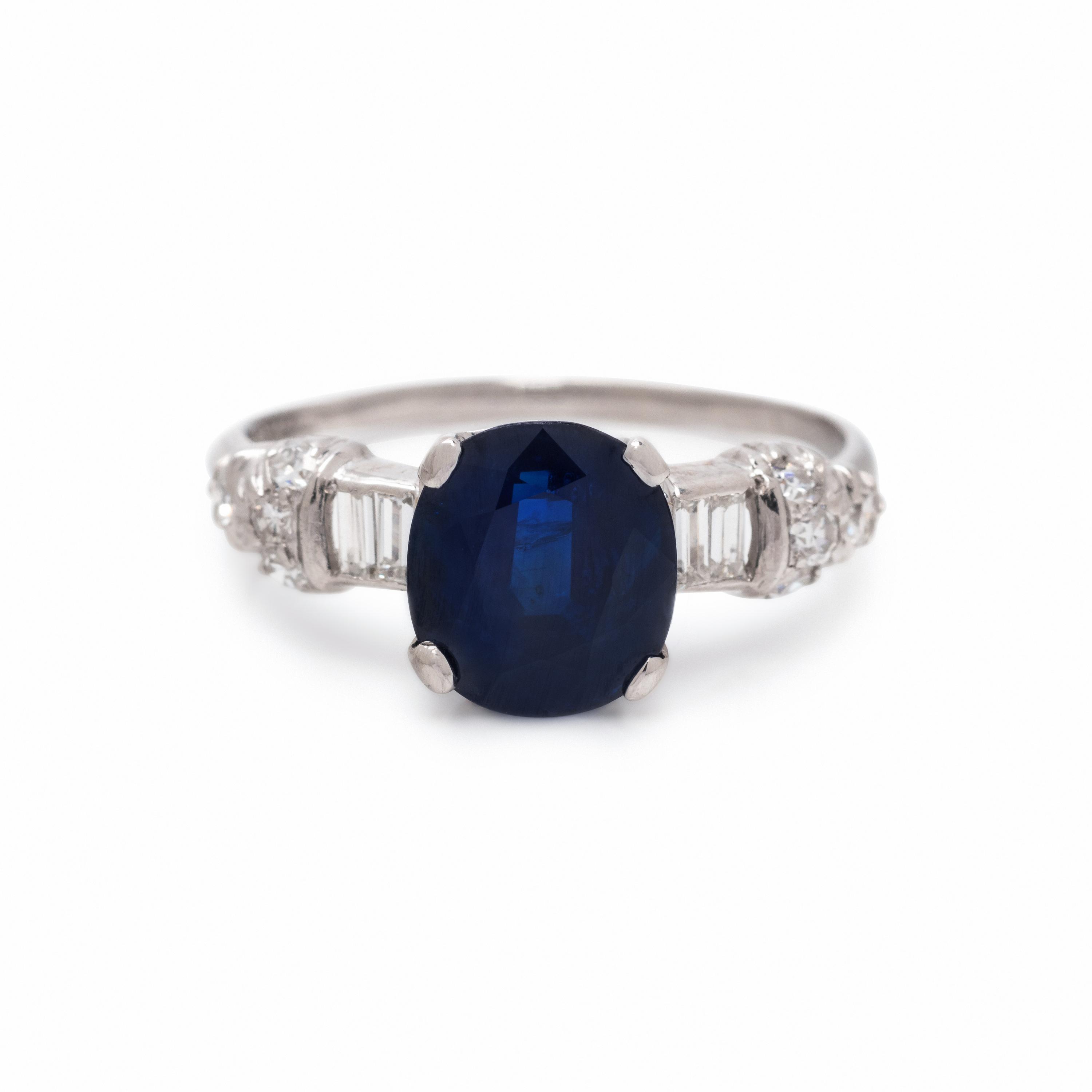 SAPPHIRE AND DIAMOND RING