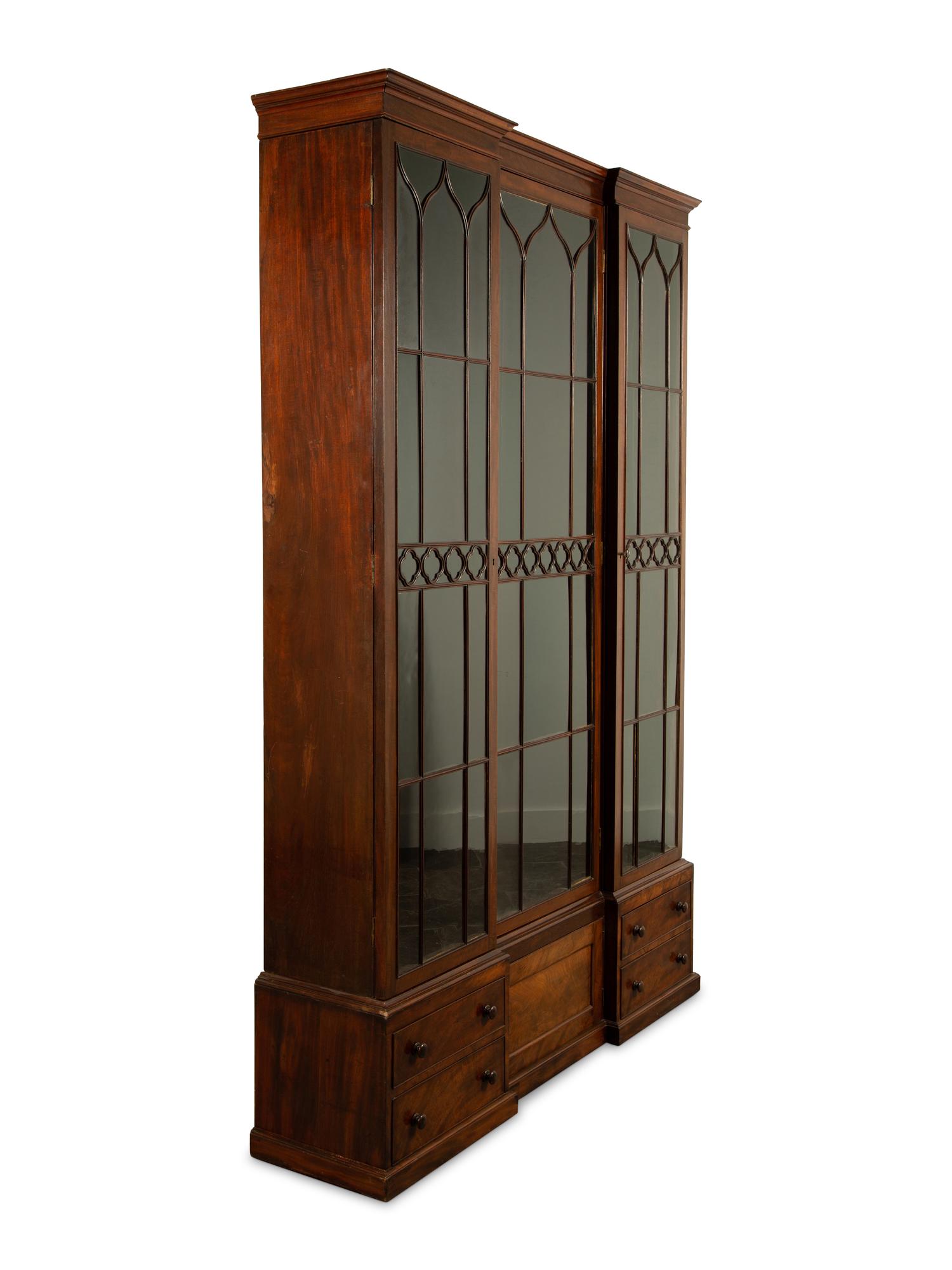 A George III Style Mahogany Tall Display Cabinet — EARLY 20TH CENTURY