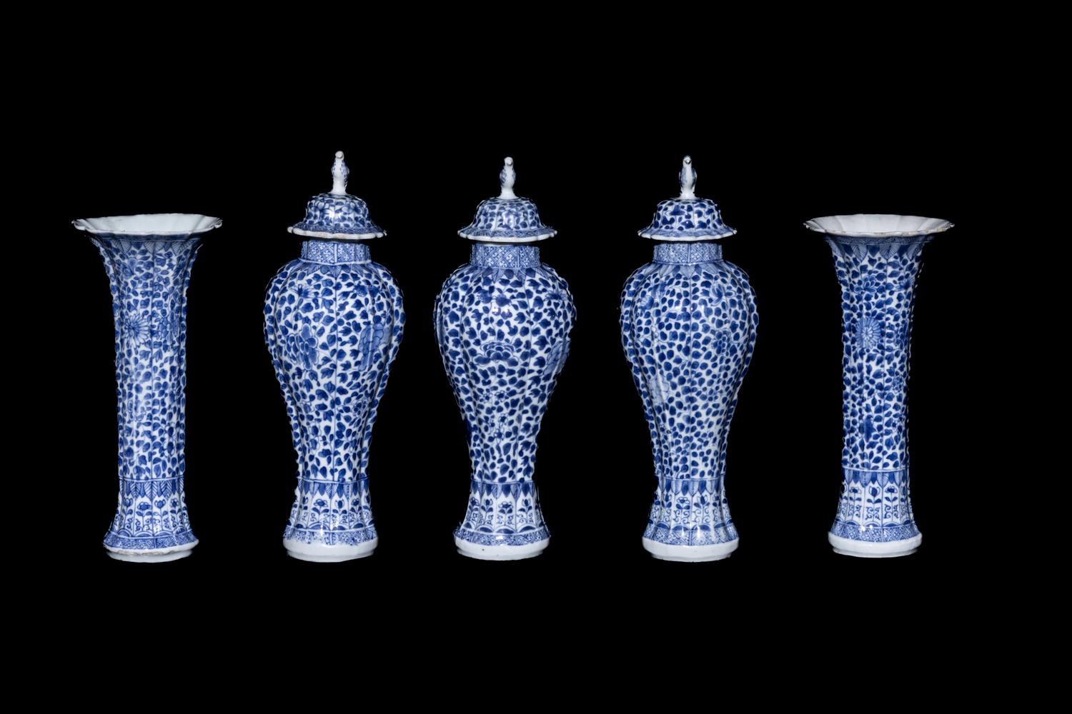 A Chinese Export Blue and White Porcelain Five-Piece Garniture Set