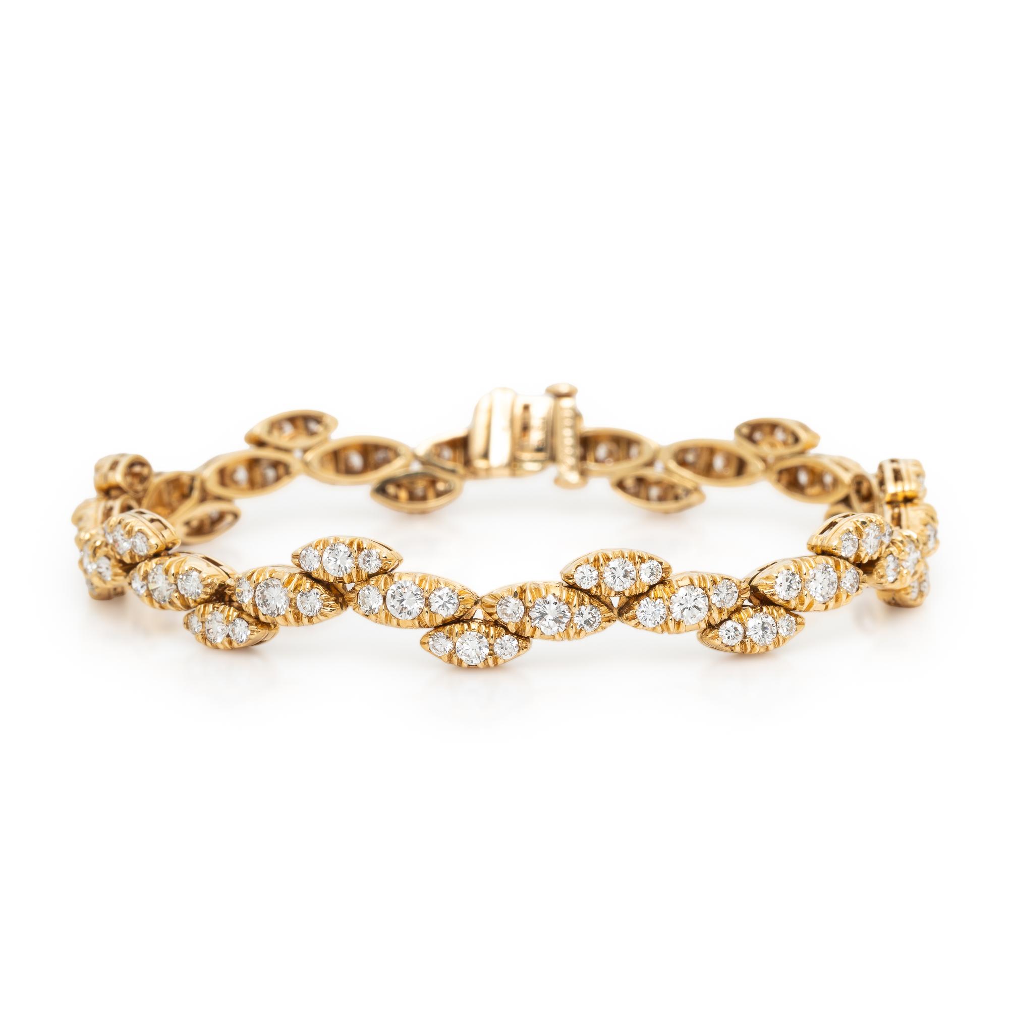 OSCAR HEYMAN BROTHERS, DIAMOND AND YELLOW GOLD BRACELET