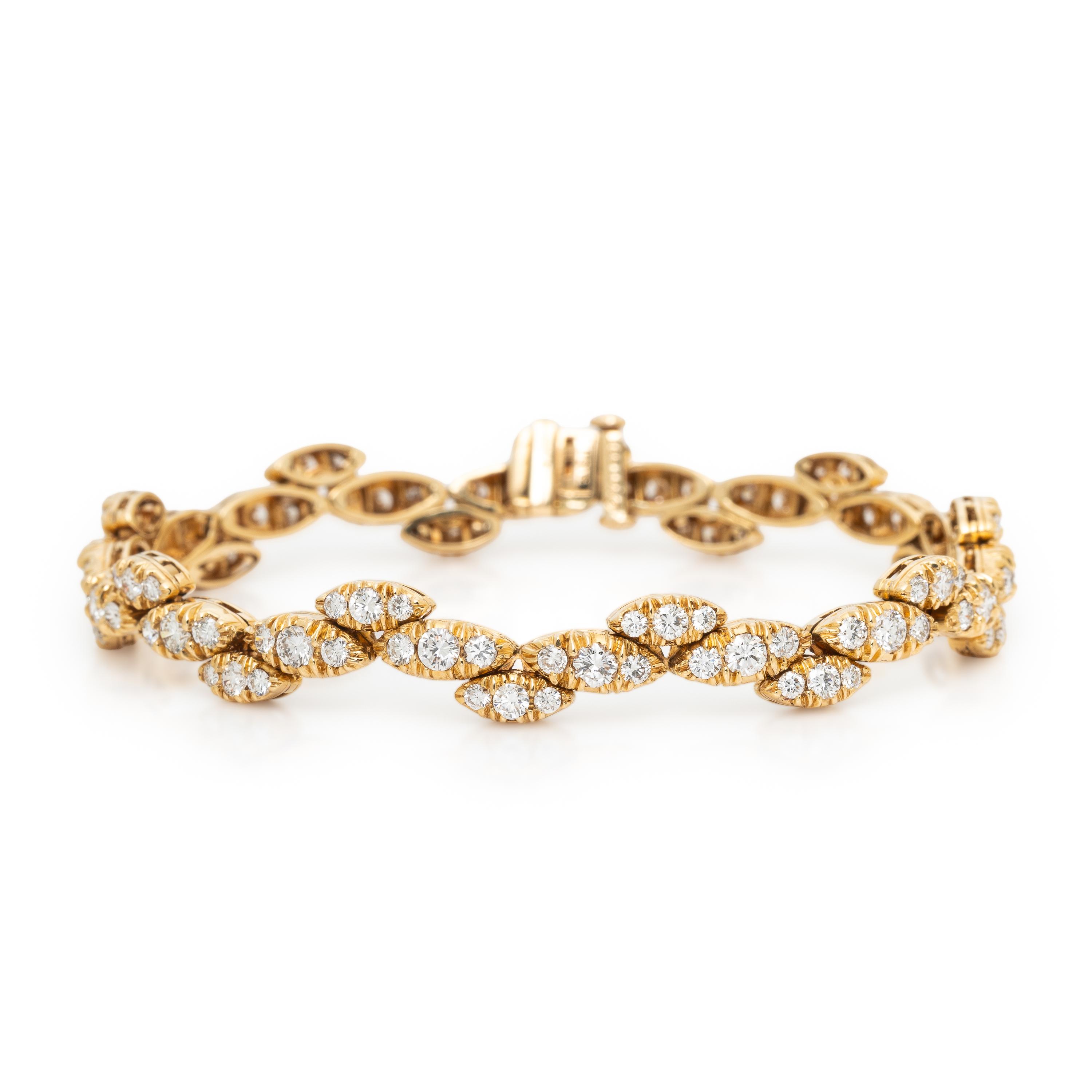 OSCAR HEYMAN BROTHERS, DIAMOND AND YELLOW GOLD BRACELET