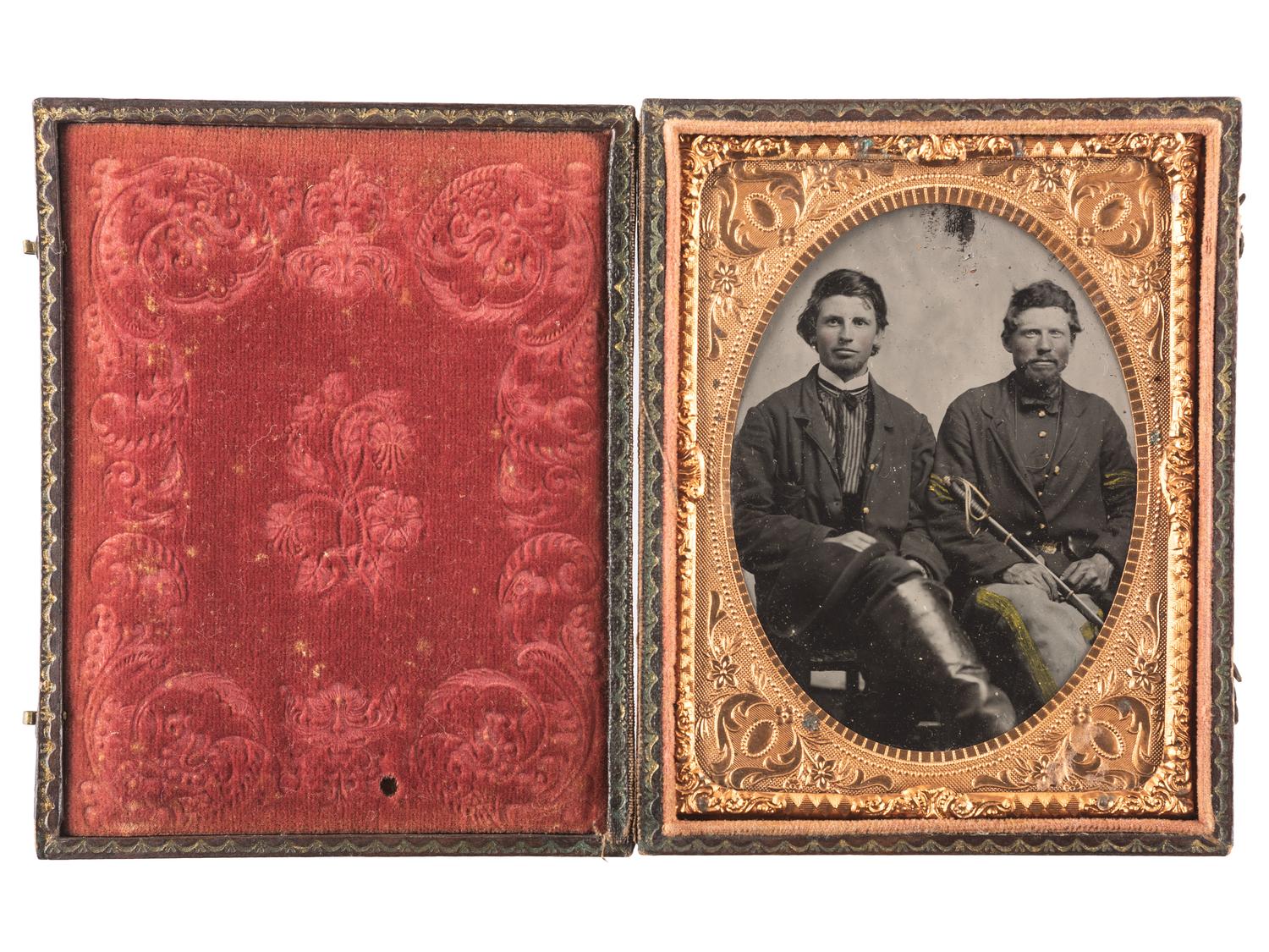 [CIVIL WAR]. Quarter plate tintype of two Union soldiers including a double-armed cavalryman.