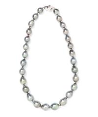 A 14 Karat White Gold and Graduated Cultured Tahitian Pearl Necklace,
