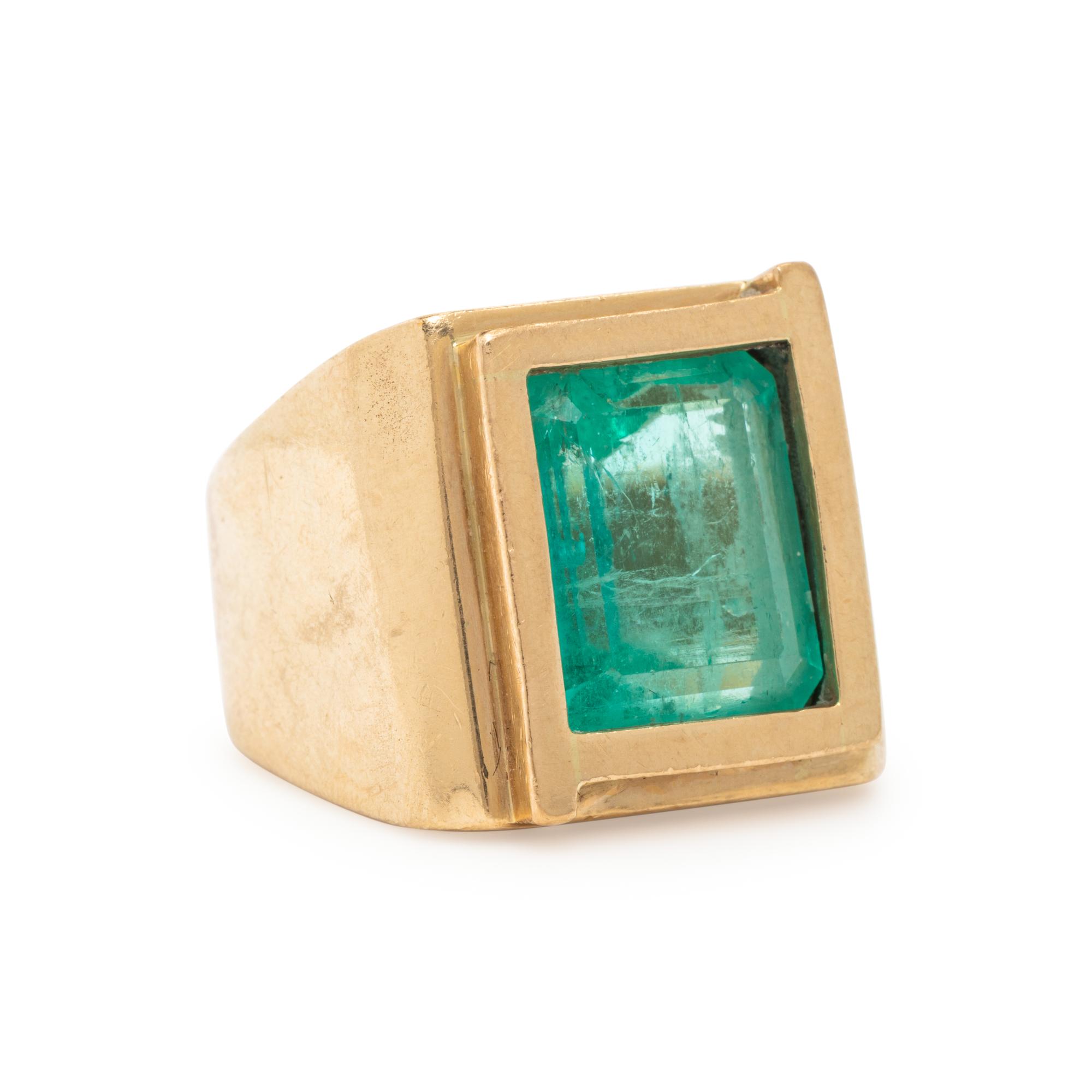 Emerald and Yellow Gold Ring