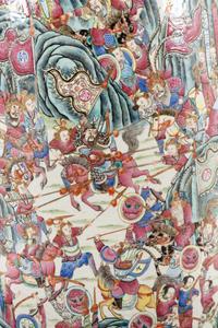 A massive Chinese export famille rose-decorated vase, second half 19th century 外銷瓷粉彩大瓶 十九世紀
