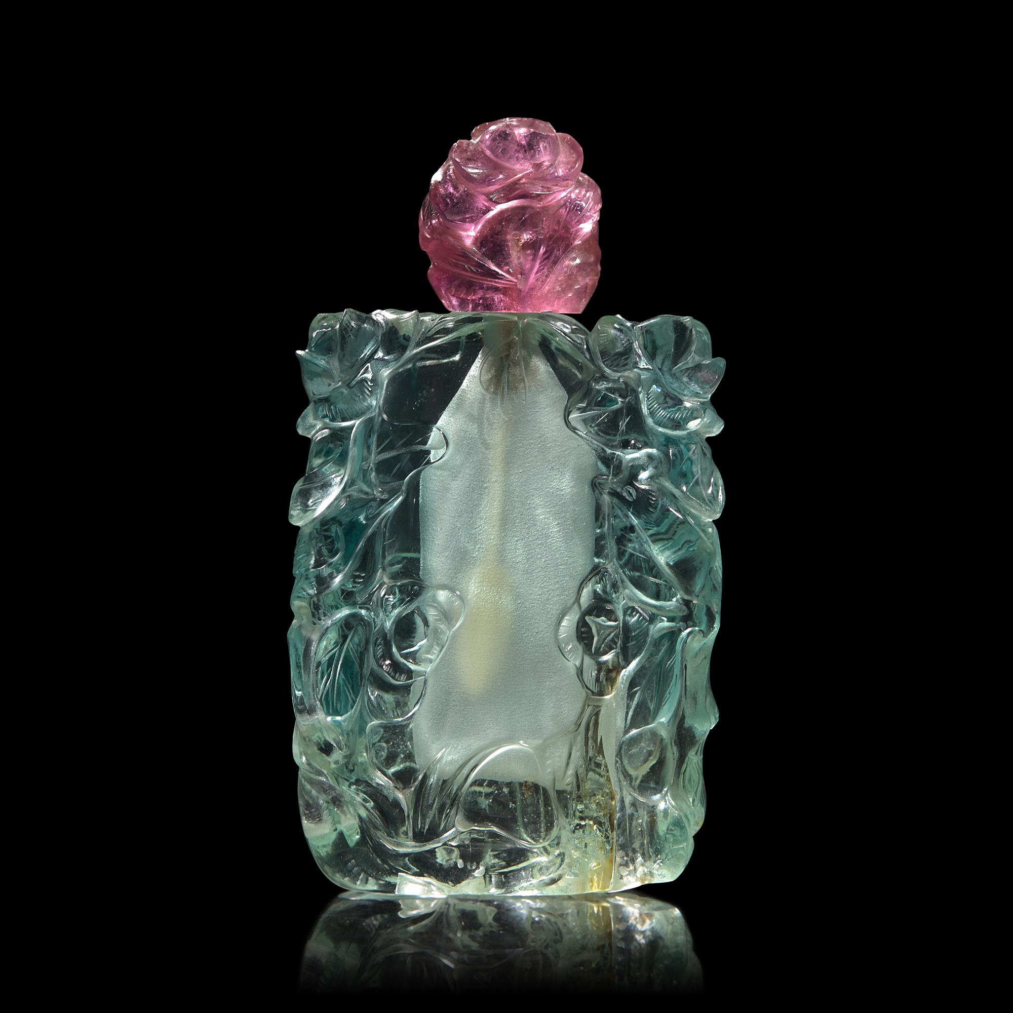A Fine Chinese Carved Aquamarine Snuff Bottle, 19th Century