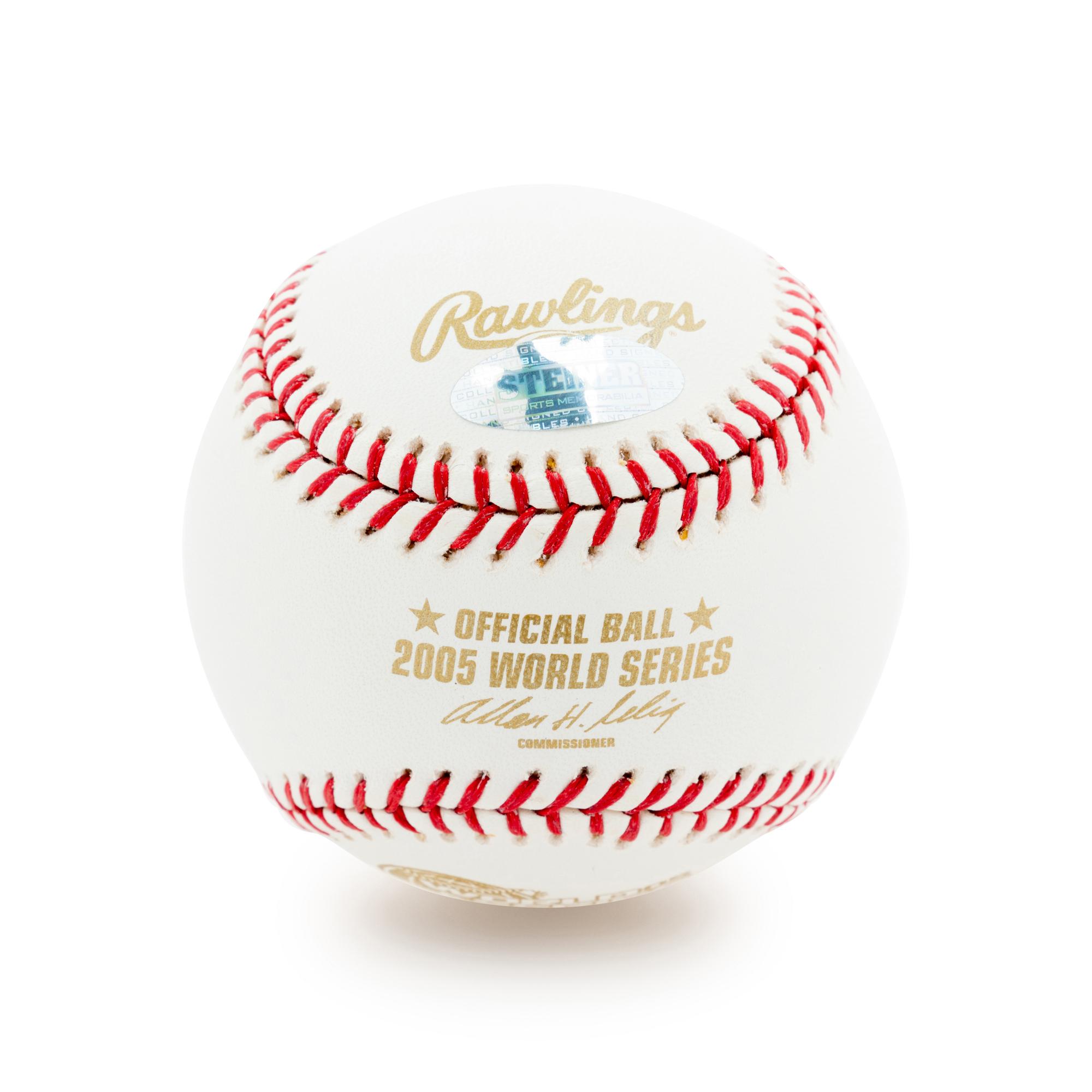 A Group of 13 2005 Chicago White Sox World Series Champion Signed Autograph Items (Steiner)