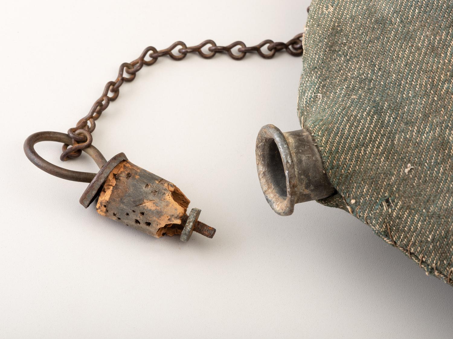 [CIVIL WAR]. Model 1858 Federal New York Depot smoothside canteen.