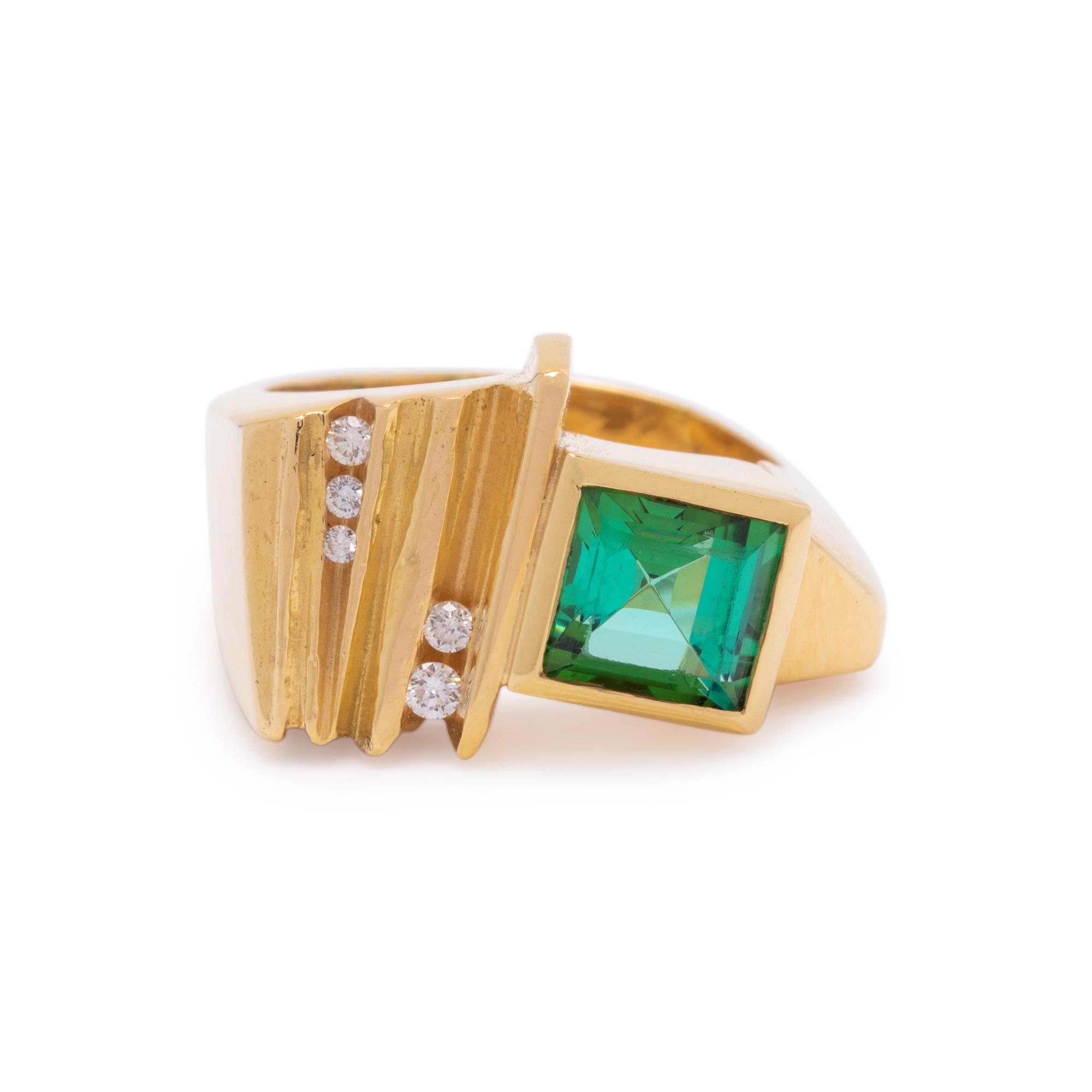 YELLOW GOLD, GREEN TOURMALINE AND DIAMOND RING