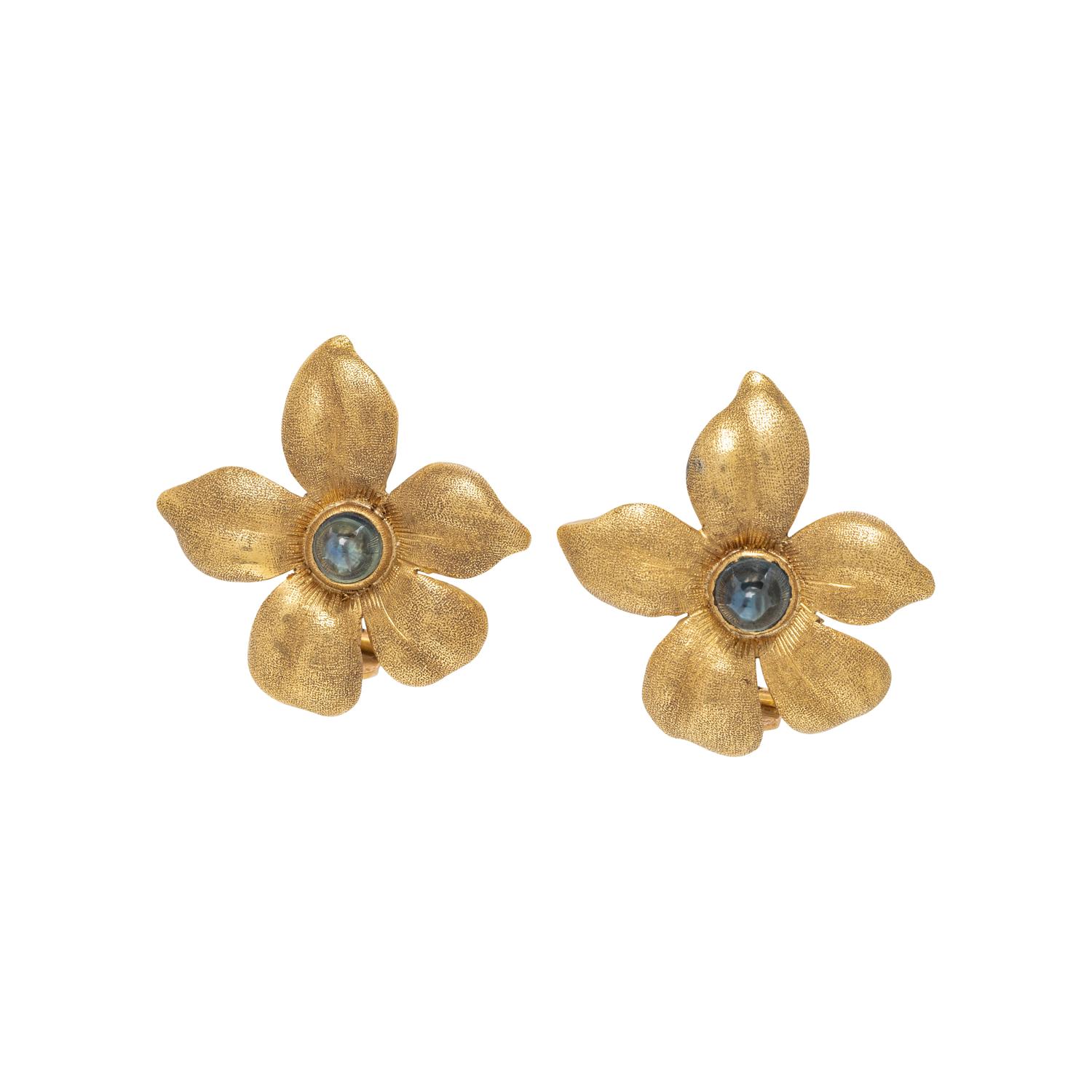 BUCCELLATI, YELLOW GOLD AND SAPPHIRE FLOWER EARCLIPS